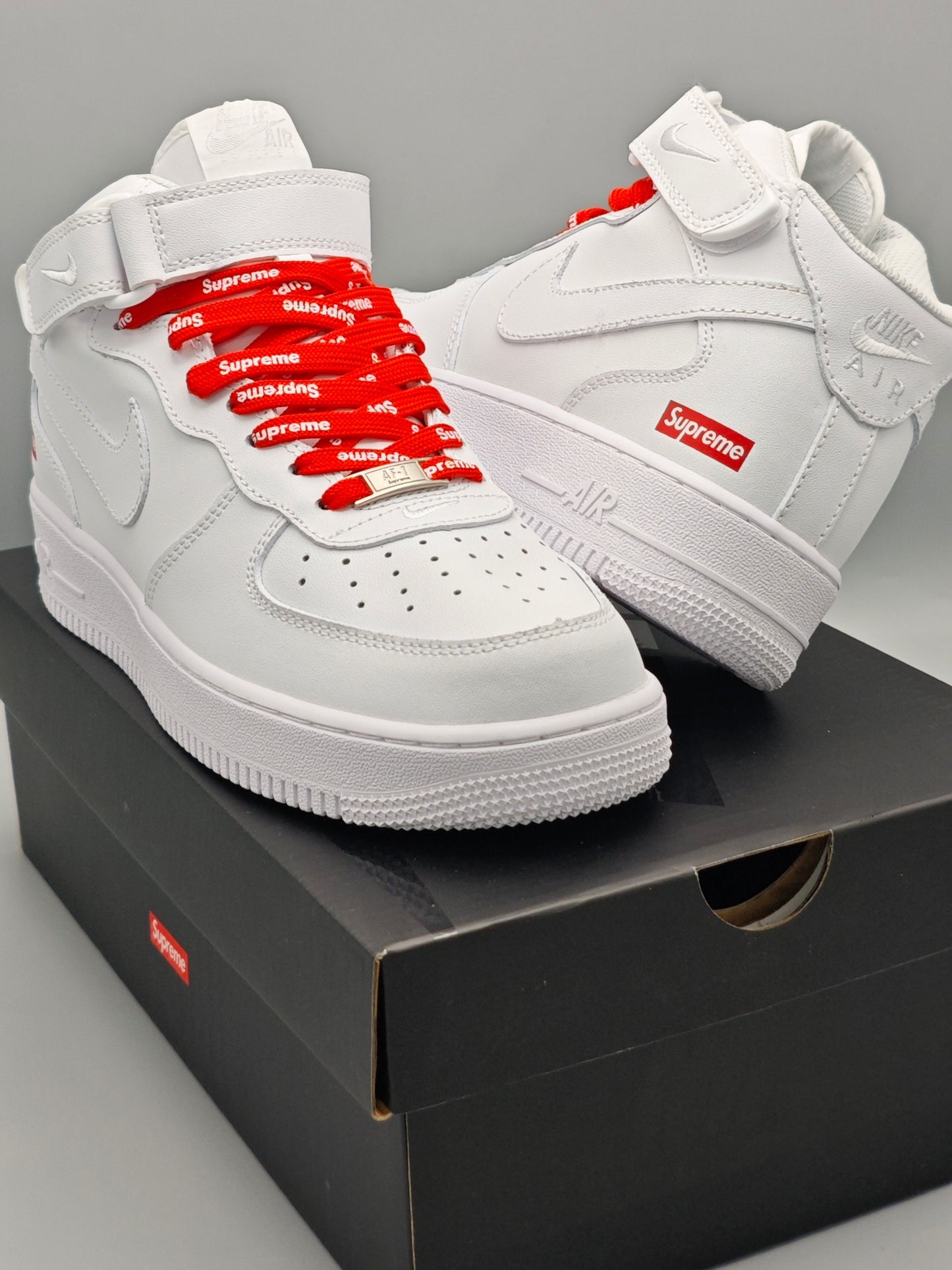 Nike Air Force 1 Mid x Supreme
