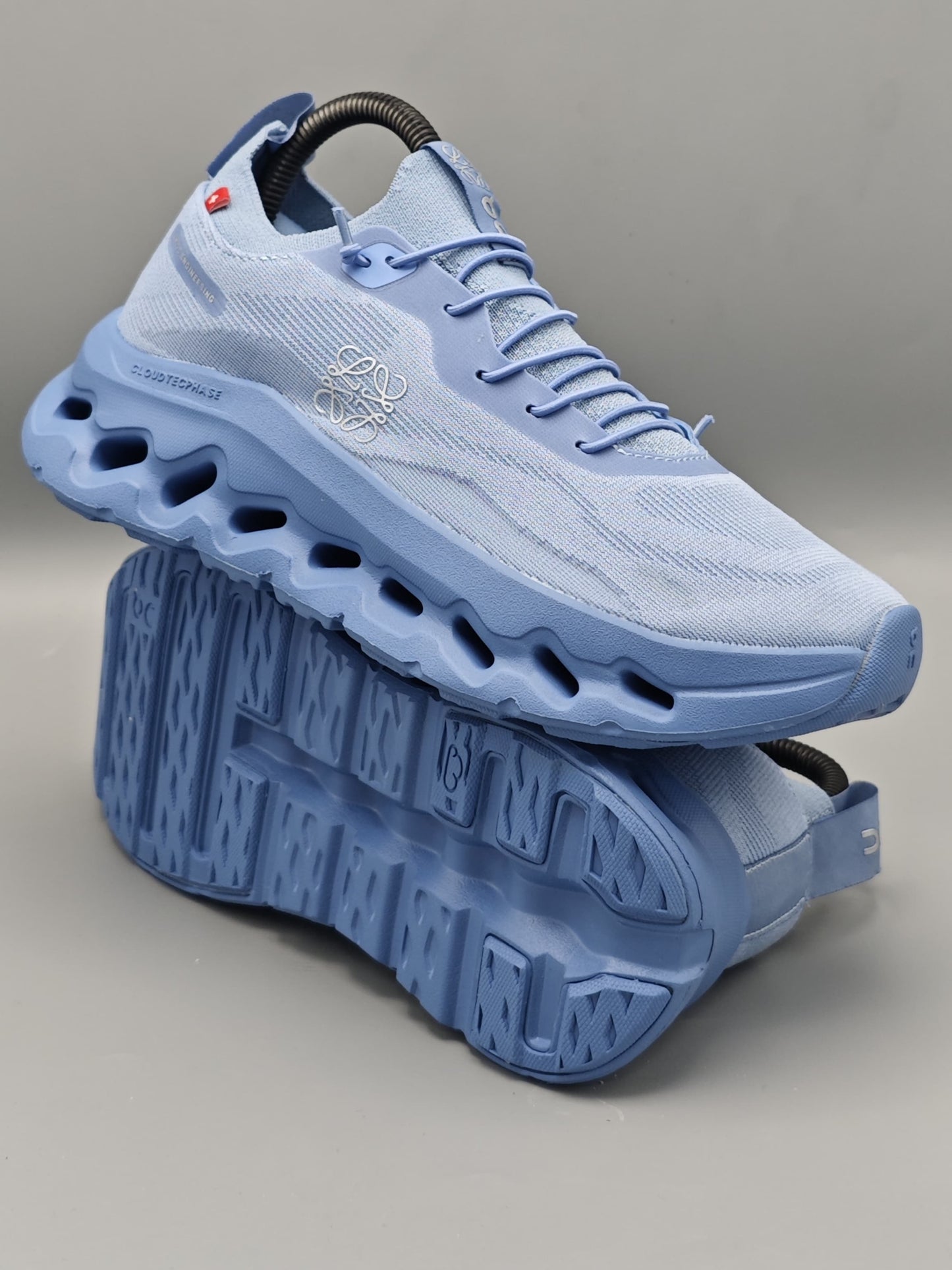 On CloudTec “Loewe Edition”