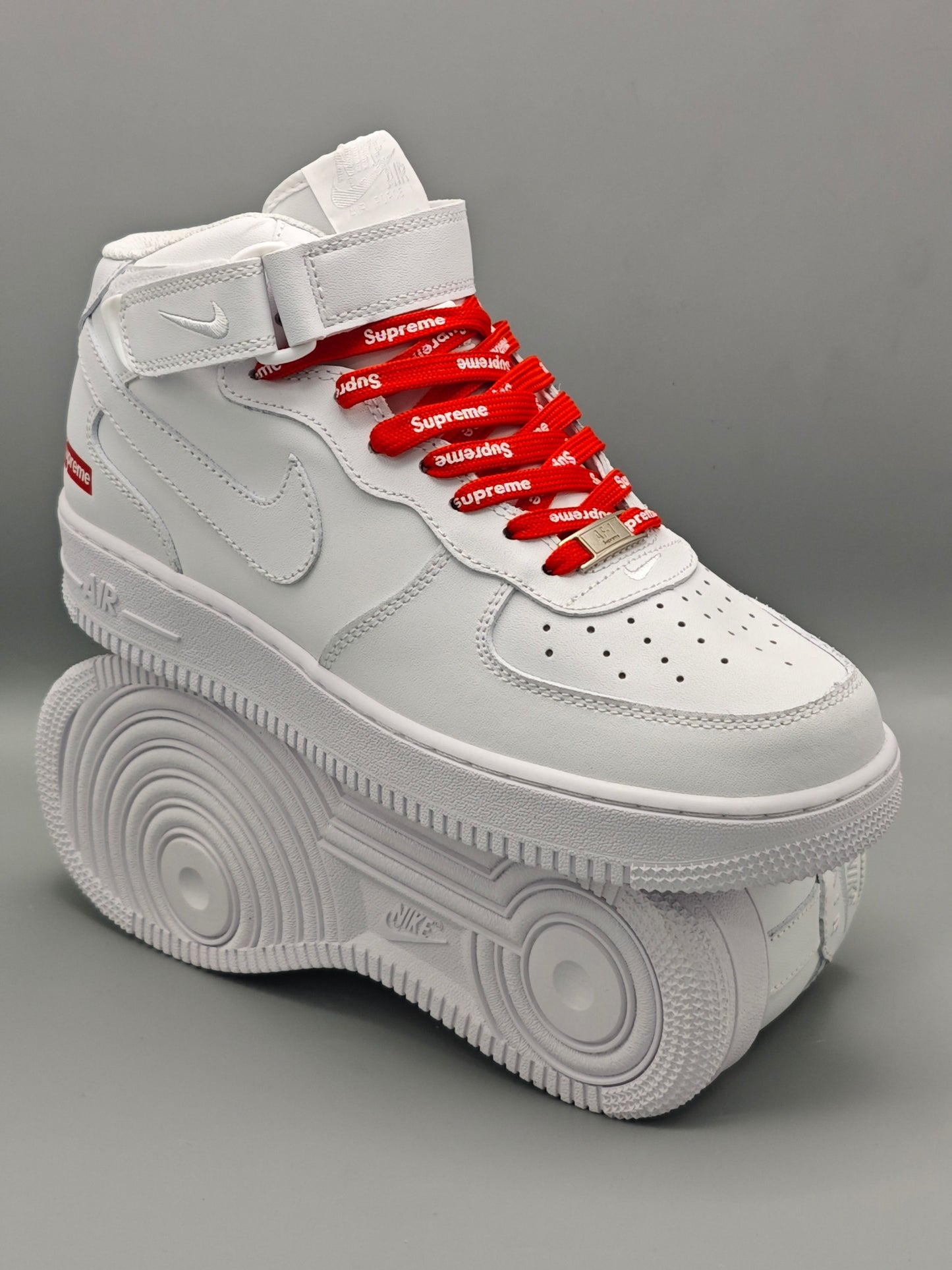Nike Air Force 1 Mid x Supreme