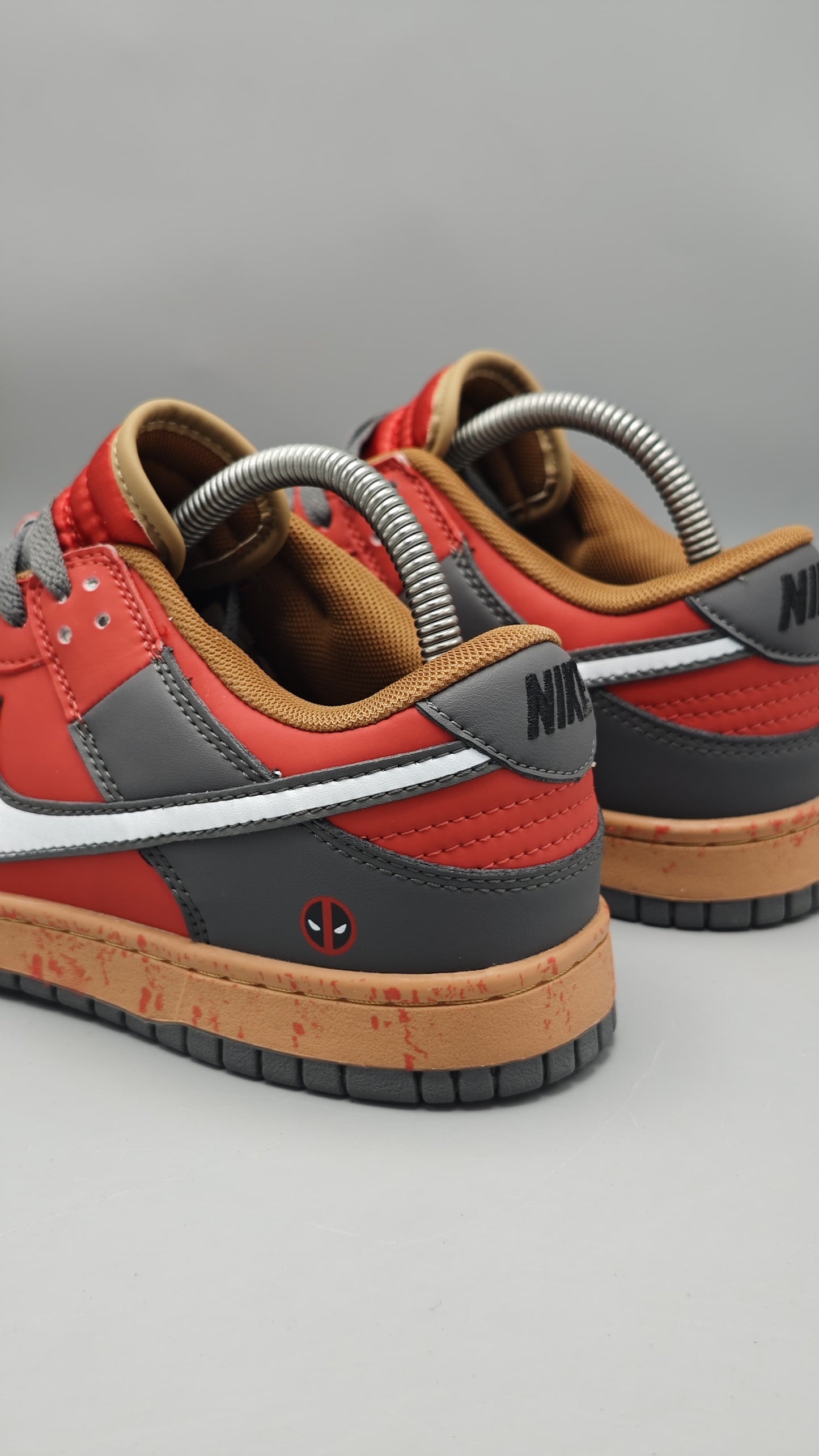 Nike Dunk SB "Dead Pool"