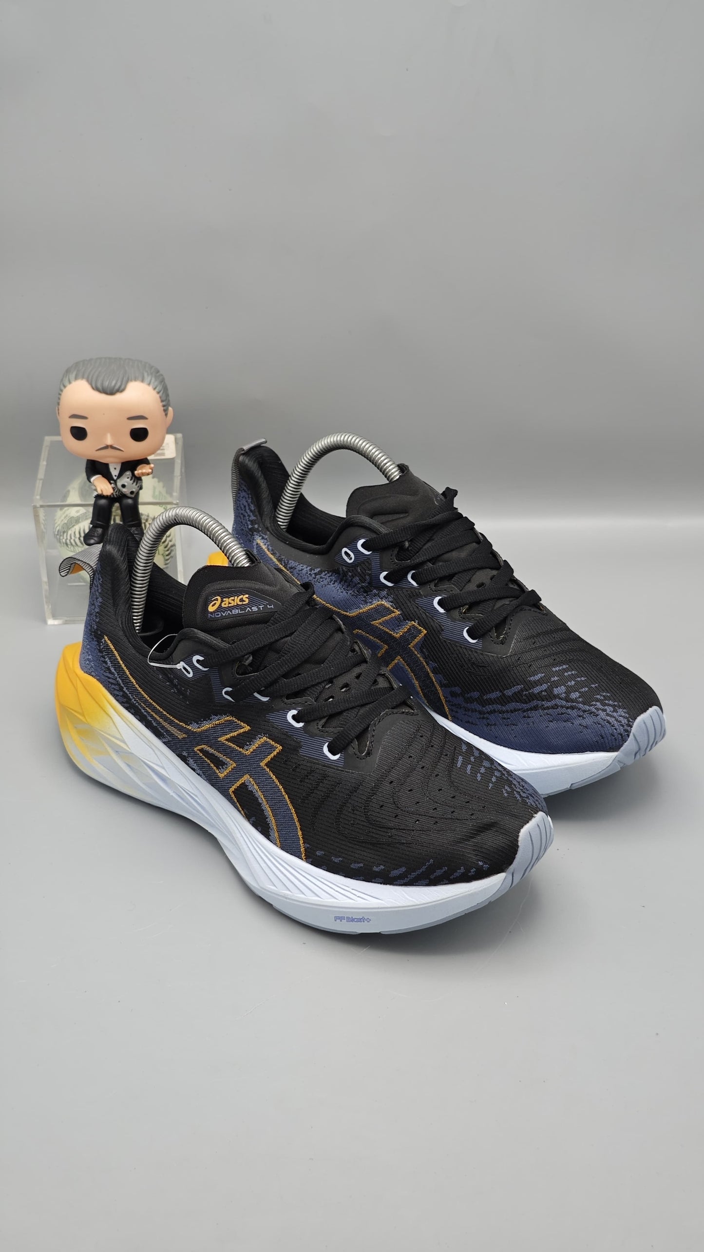 Tenis ASICS Novablast 4