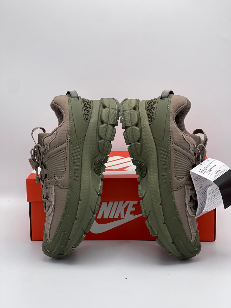 Nike Zoom Vomero 5 "Olive Earth"
