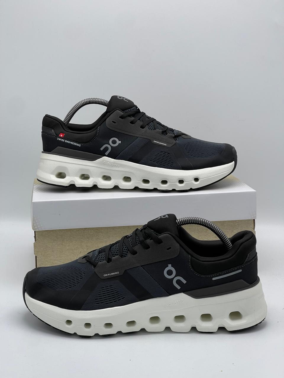On Running Cloudmonster Black/White