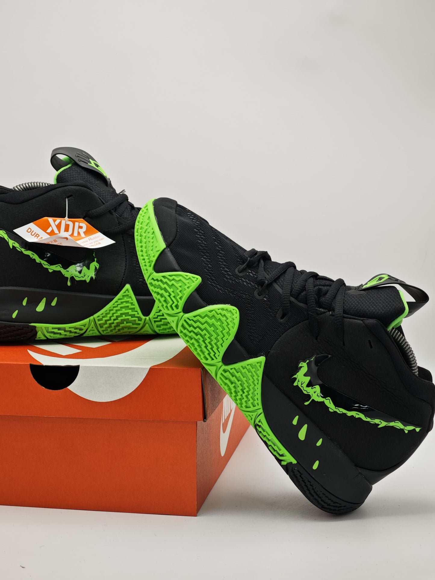 Nike Kyrie 4 "Green Venom"