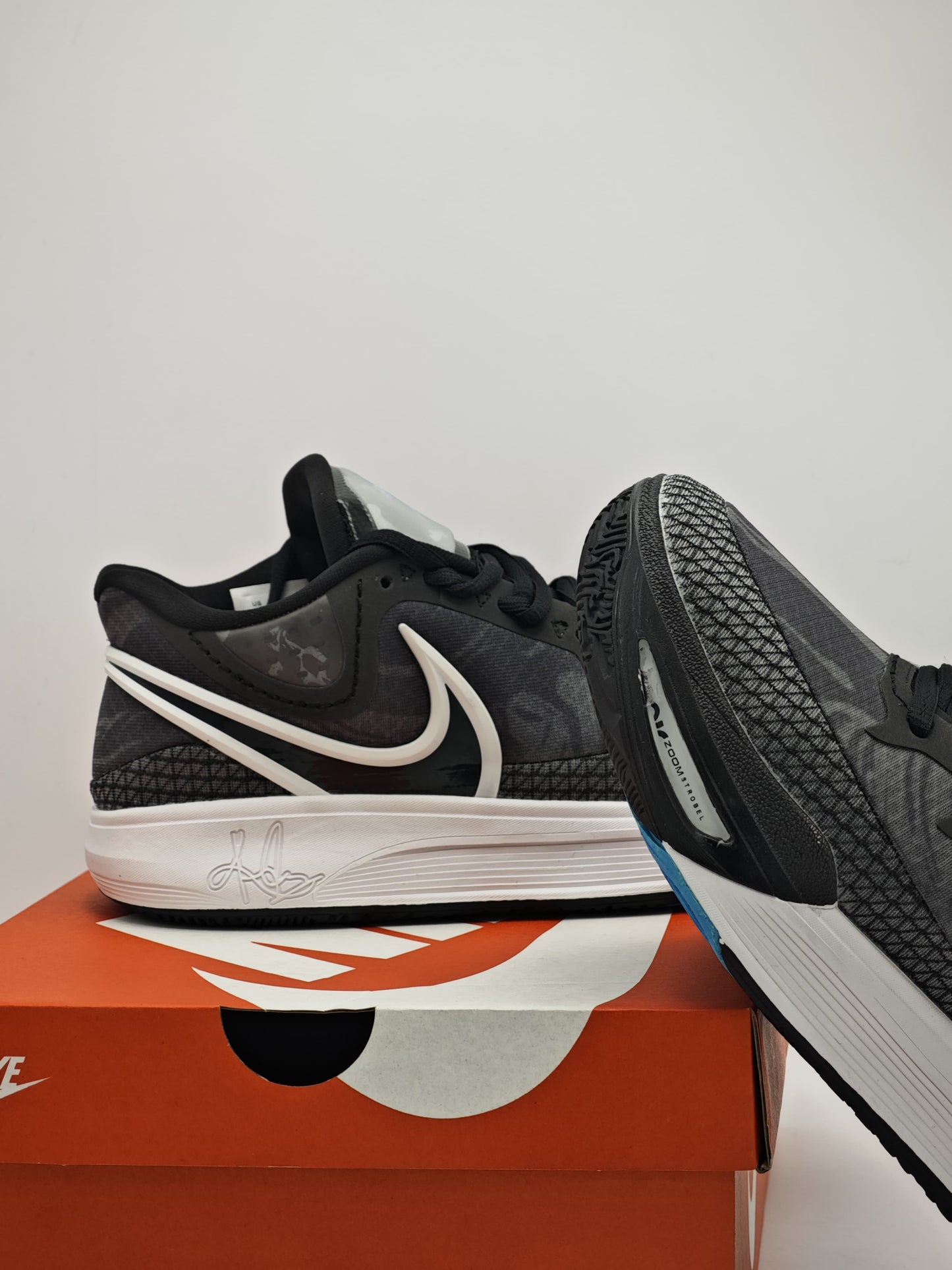 Nike Kyrie Infinity Black/White