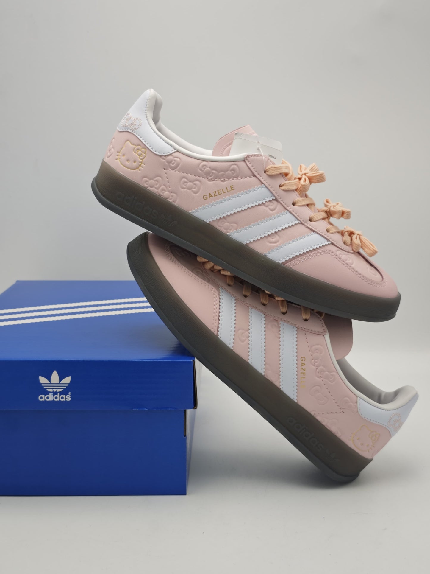 Adidas Gazelle x Hello Kitty