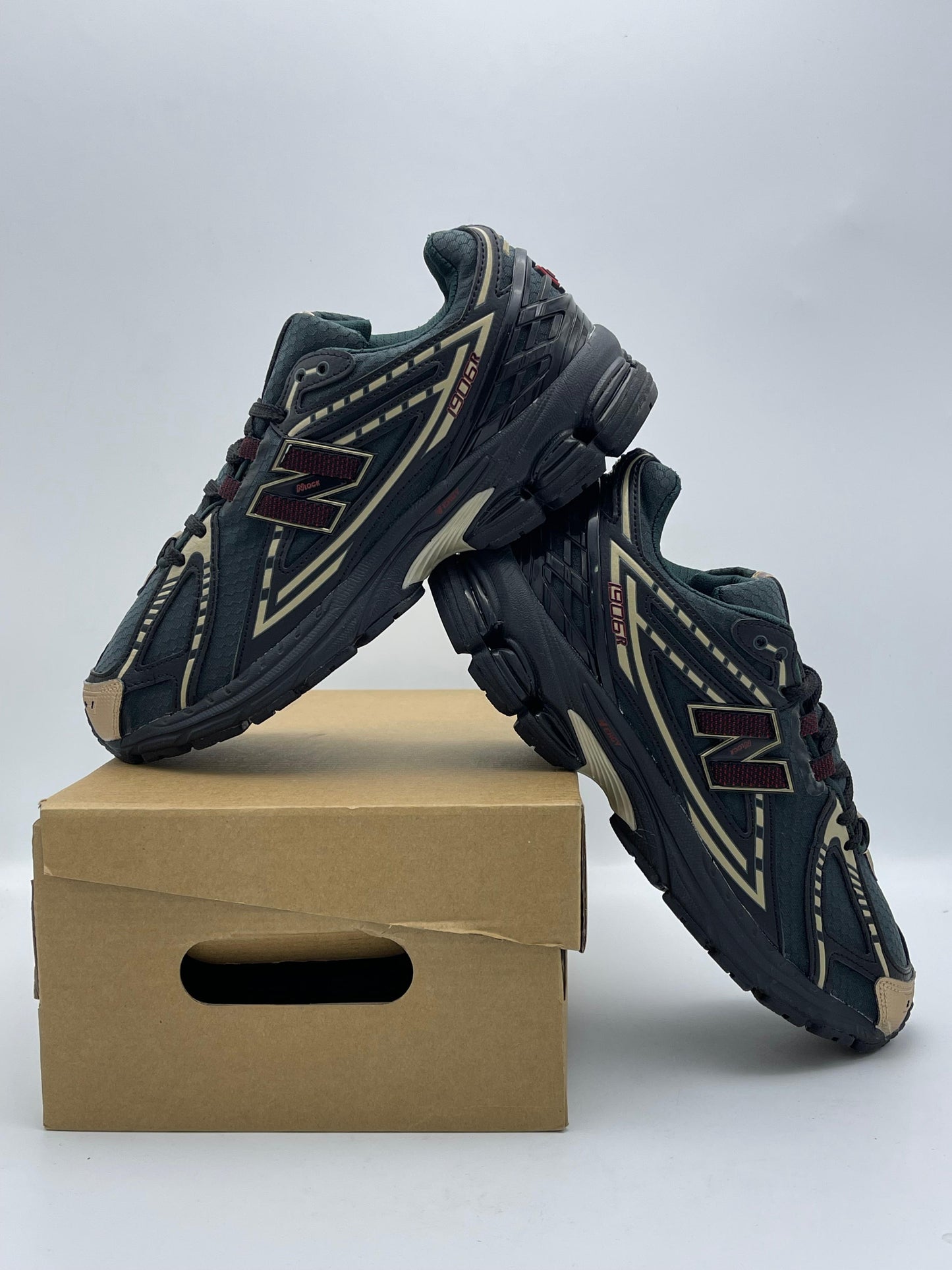 New Balance 1906R