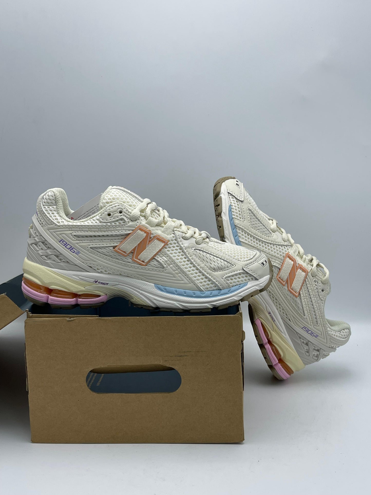 New Balance 1906R