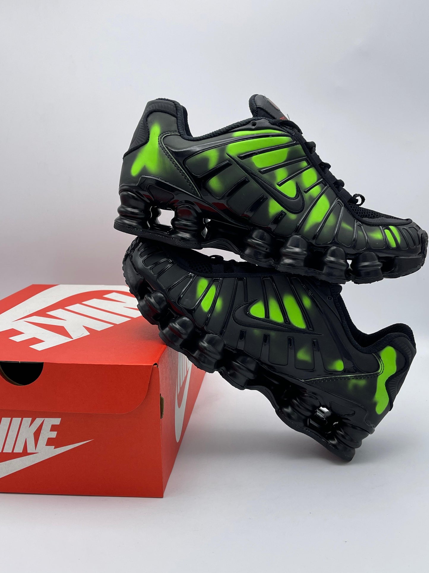 NIKE SHOX GRAVITY