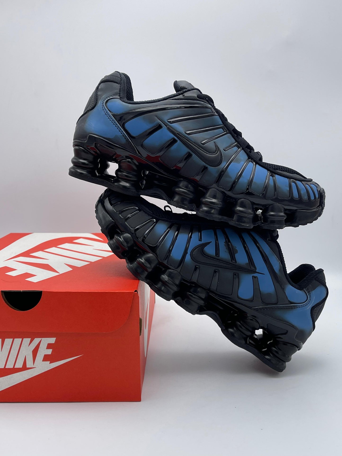 NIKE SHOX GRAVITY