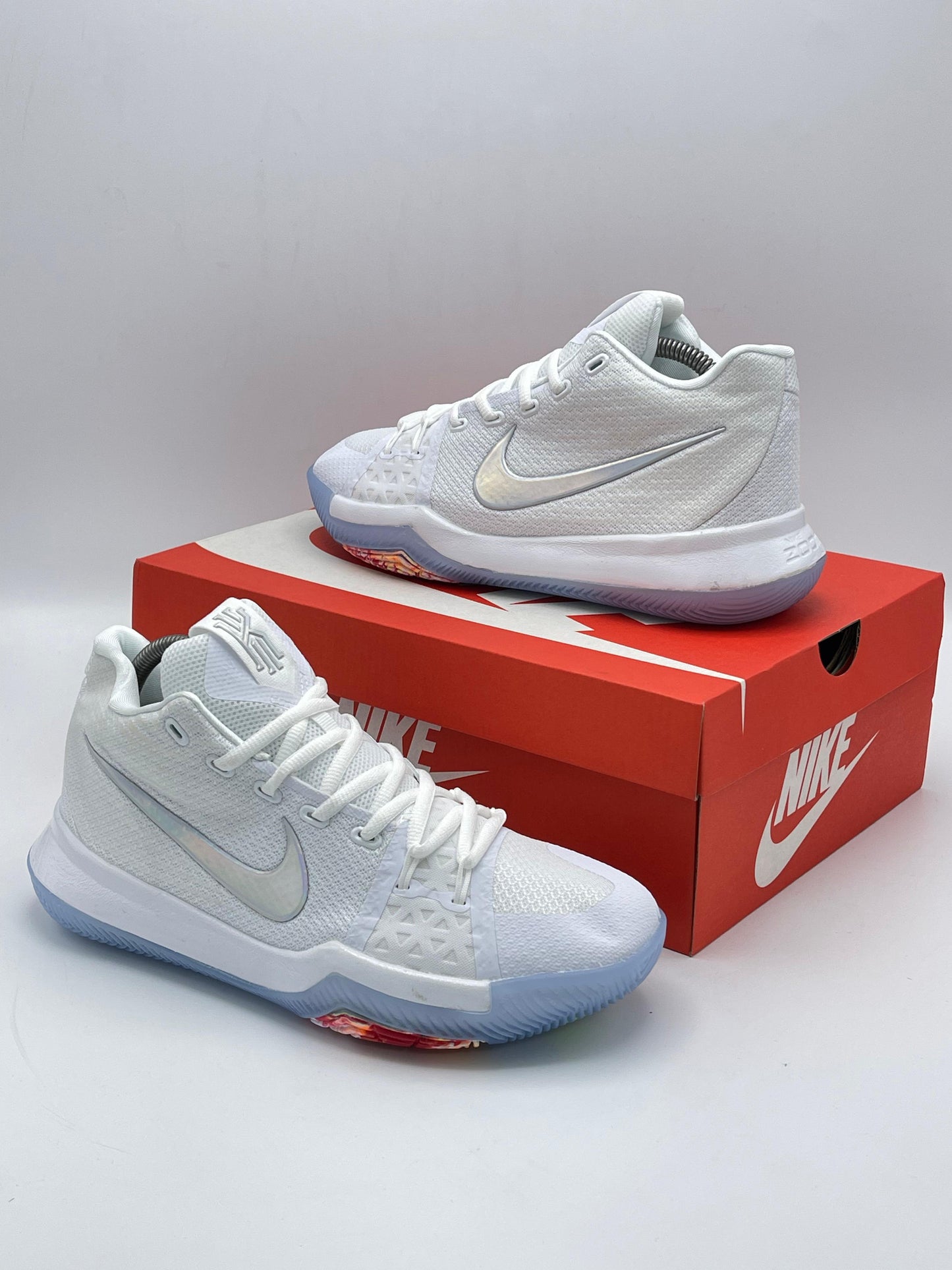 Nike Kyrie Flytrap IV "White/Metallic Silver"