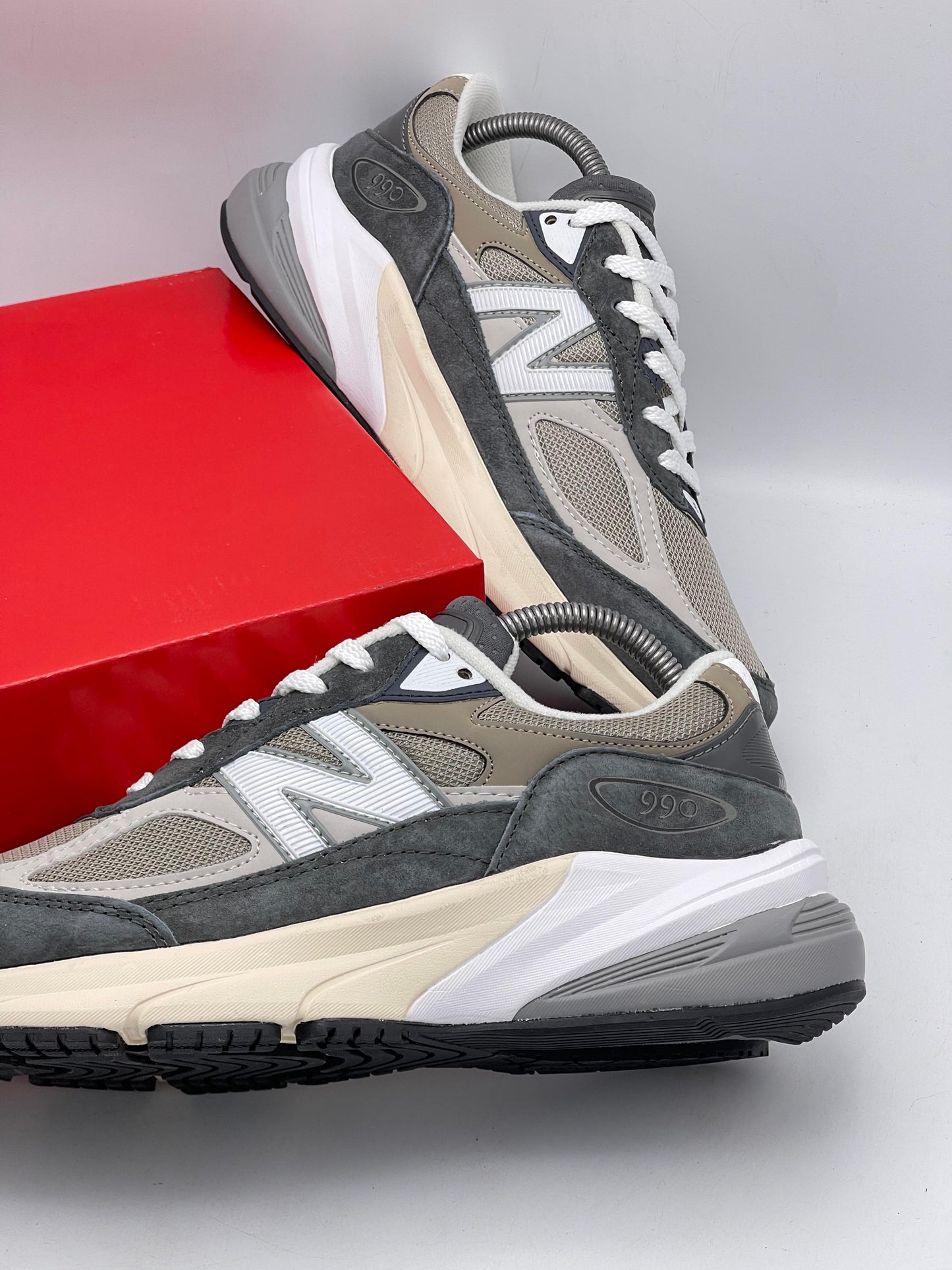 New Balance 990v6