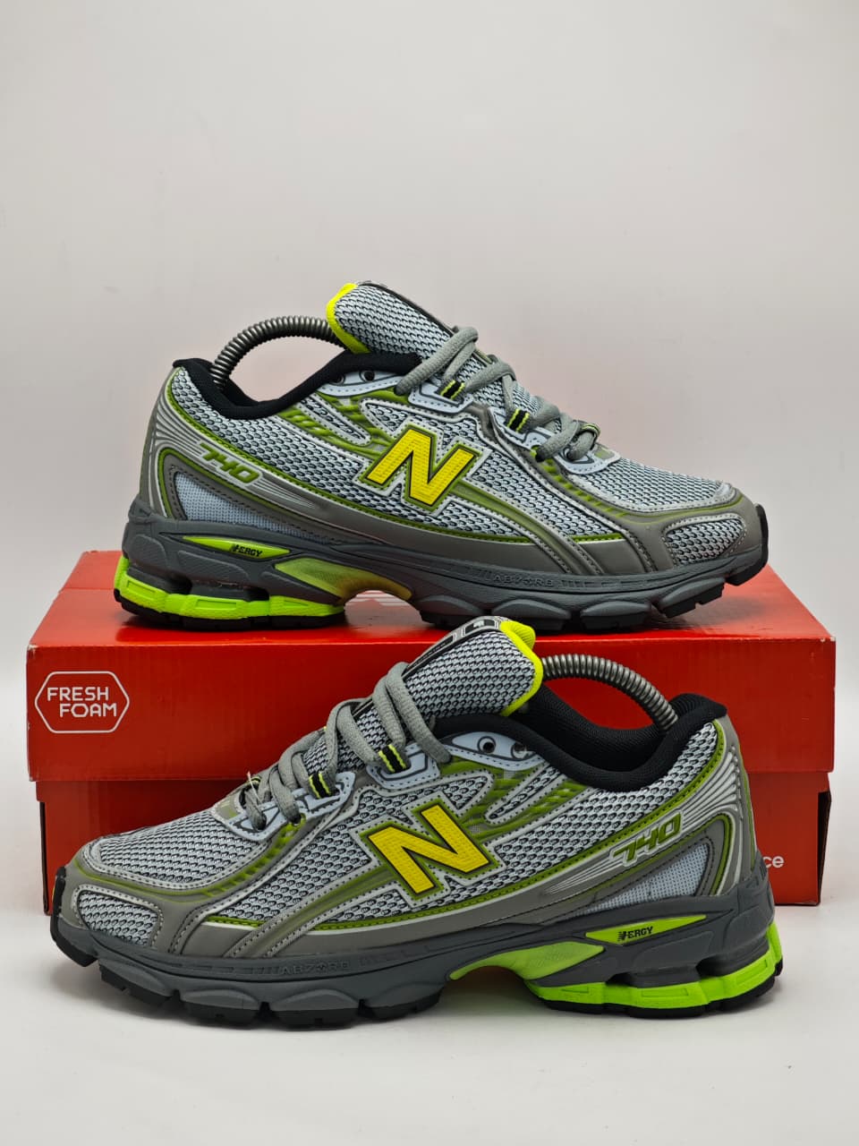 New Balance 740 Grey/Yellow