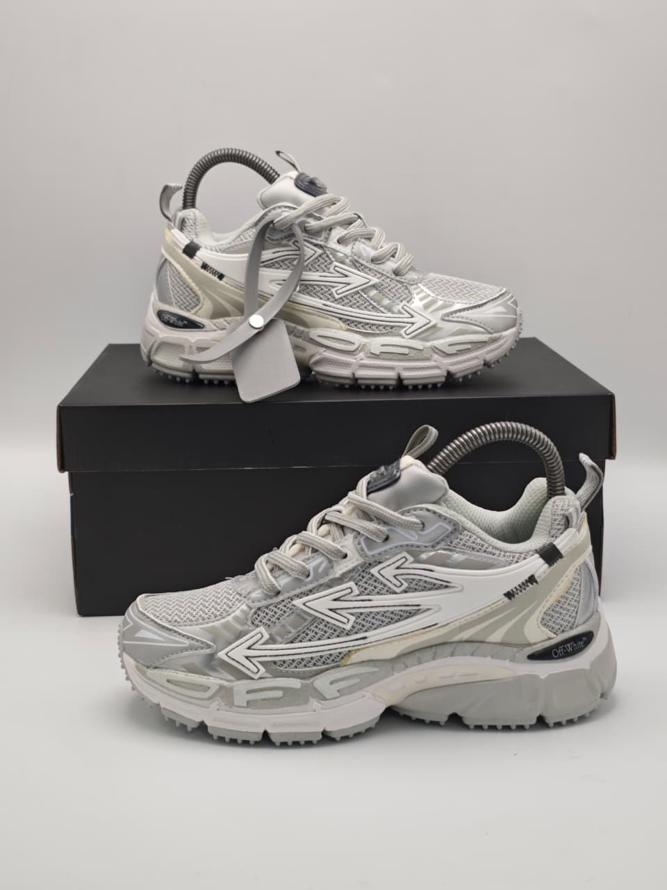Off-White Runner Silver