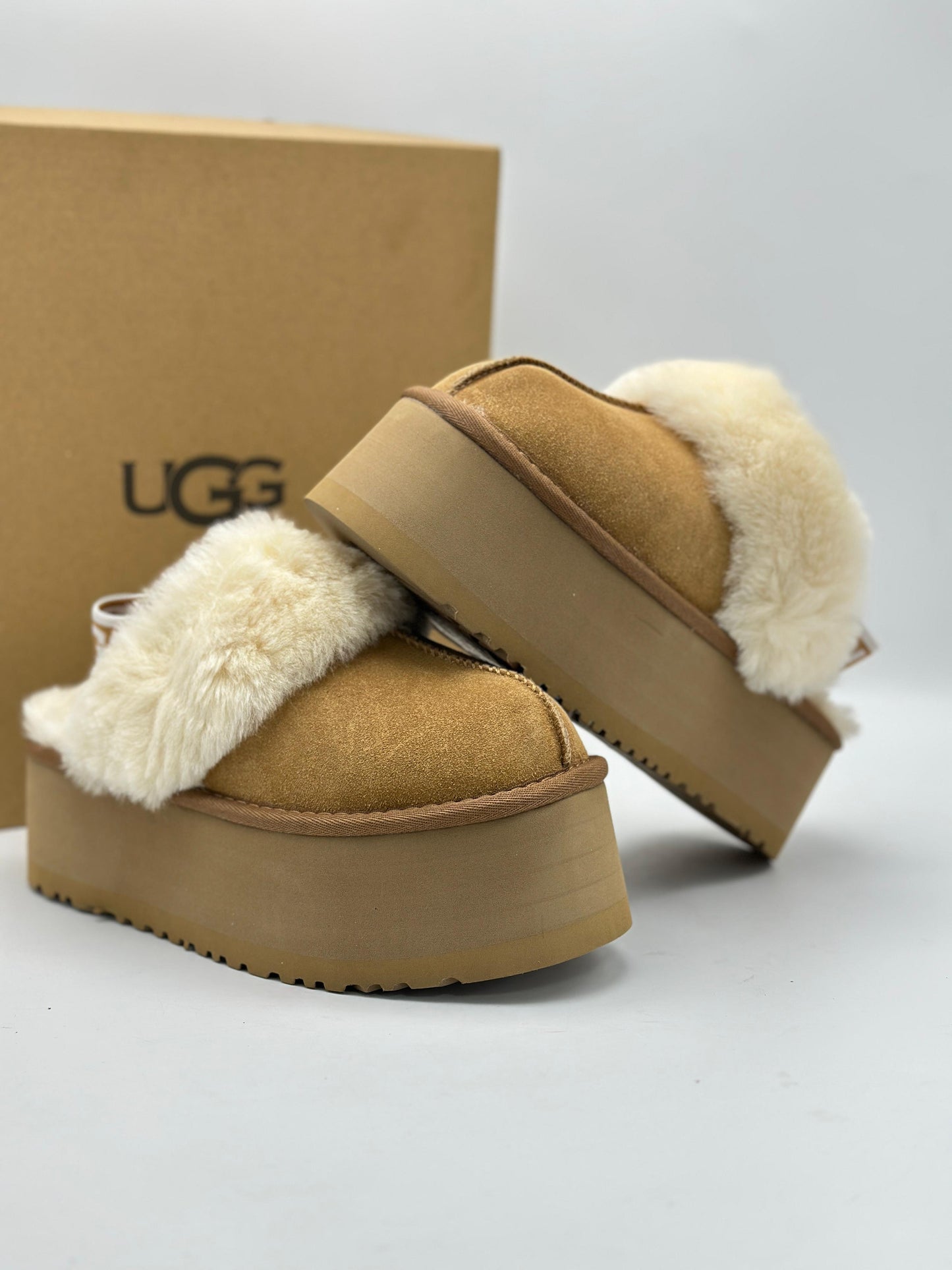 UGG Classic Platform Slippers