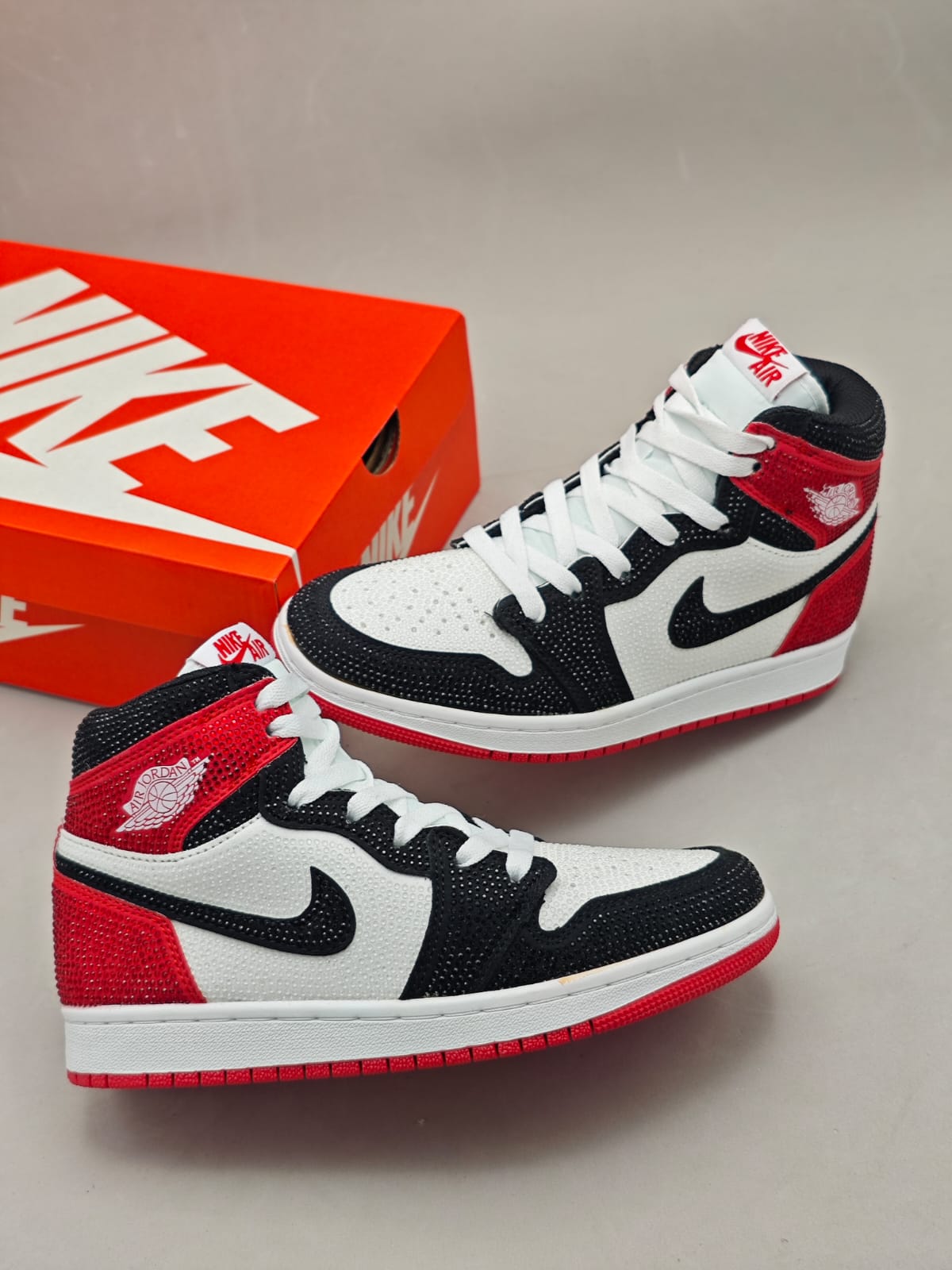 Jordan Retro 1 High “Bling Edition”