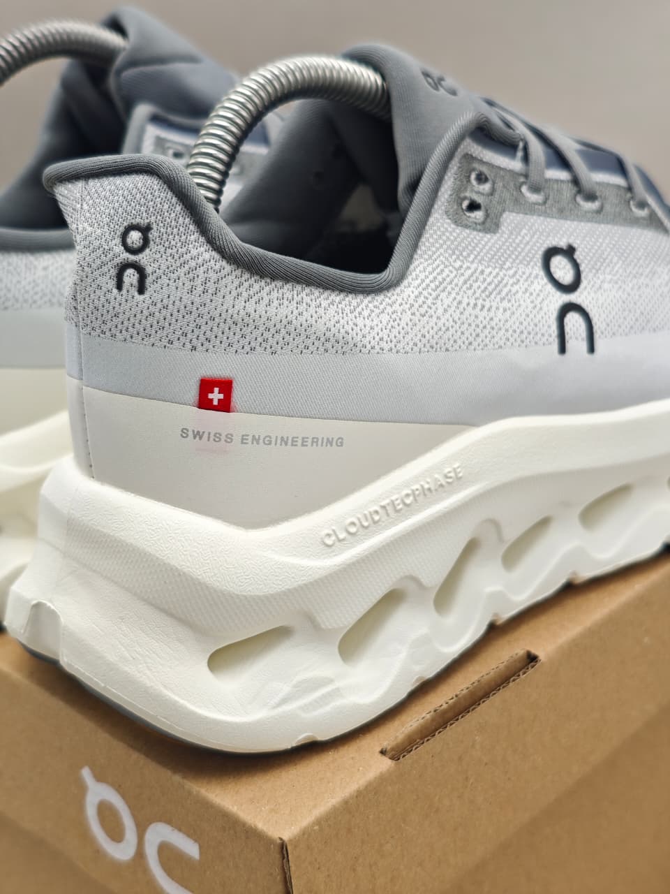 ON Cloudsurfer