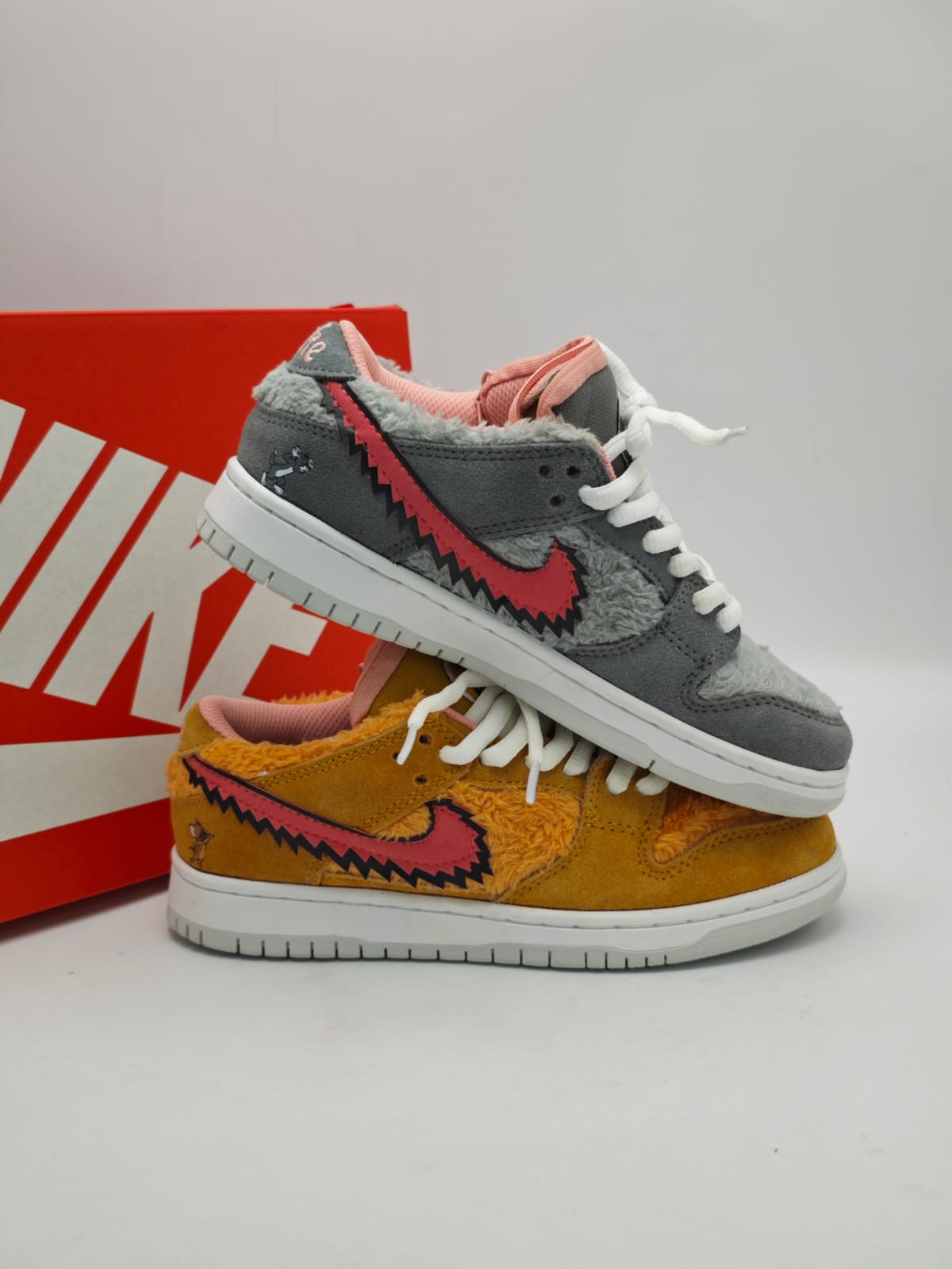 Nike SB Dunk Low Tom & Jerry