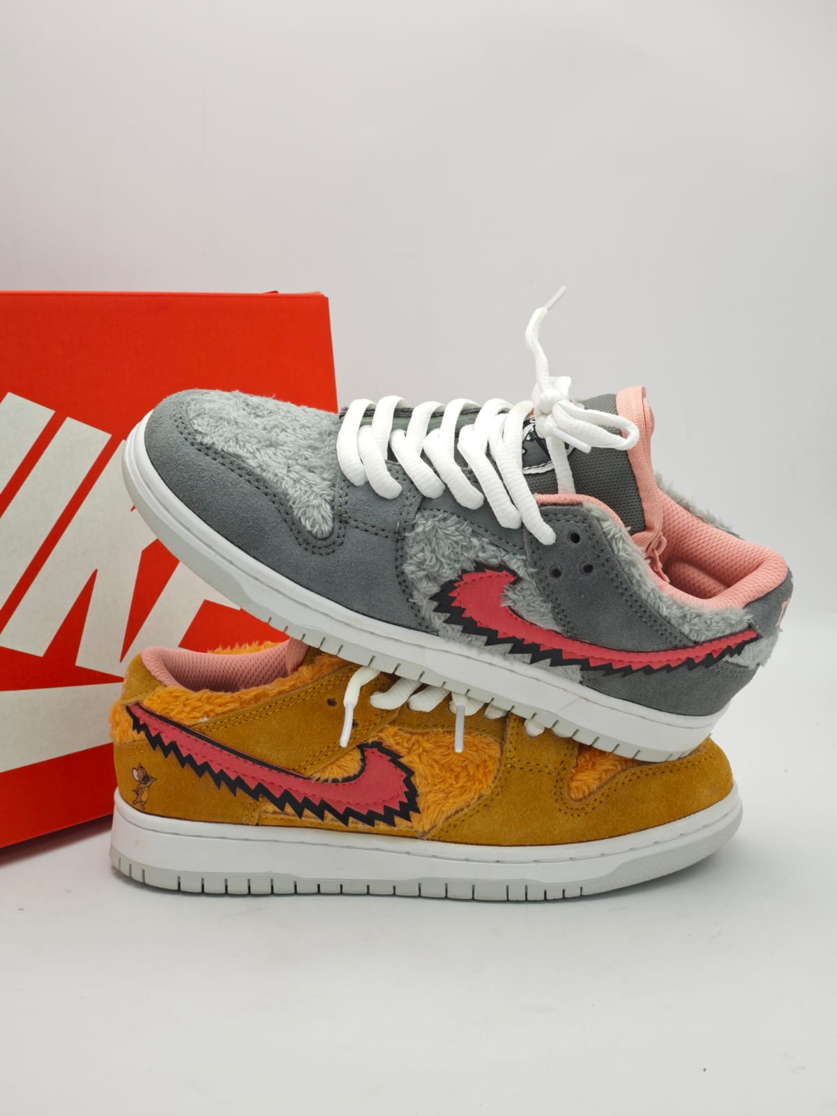 Nike SB Dunk Low Tom & Jerry