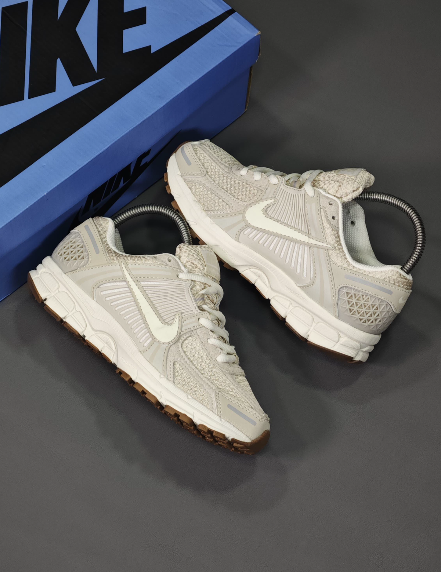 Nike Zoom Vomero 5 Light Orewood Brown