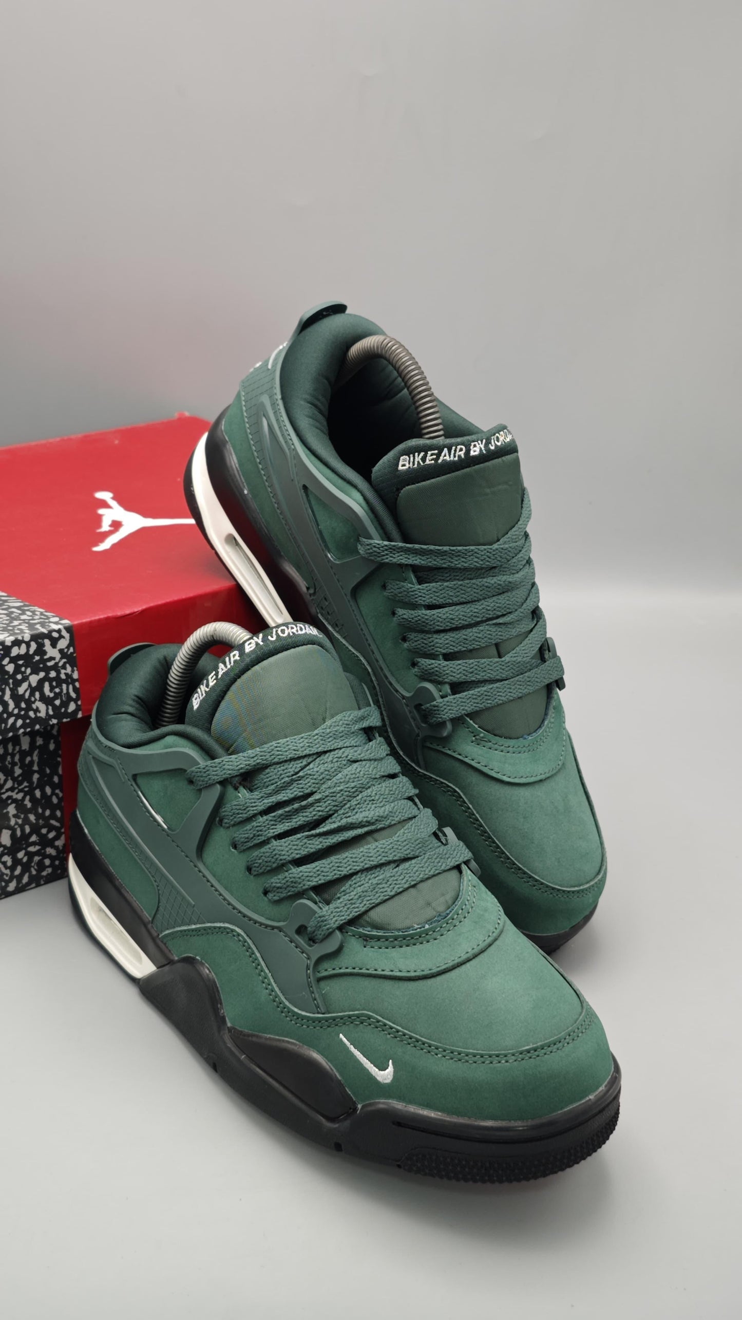 Air Jordan 4 RM