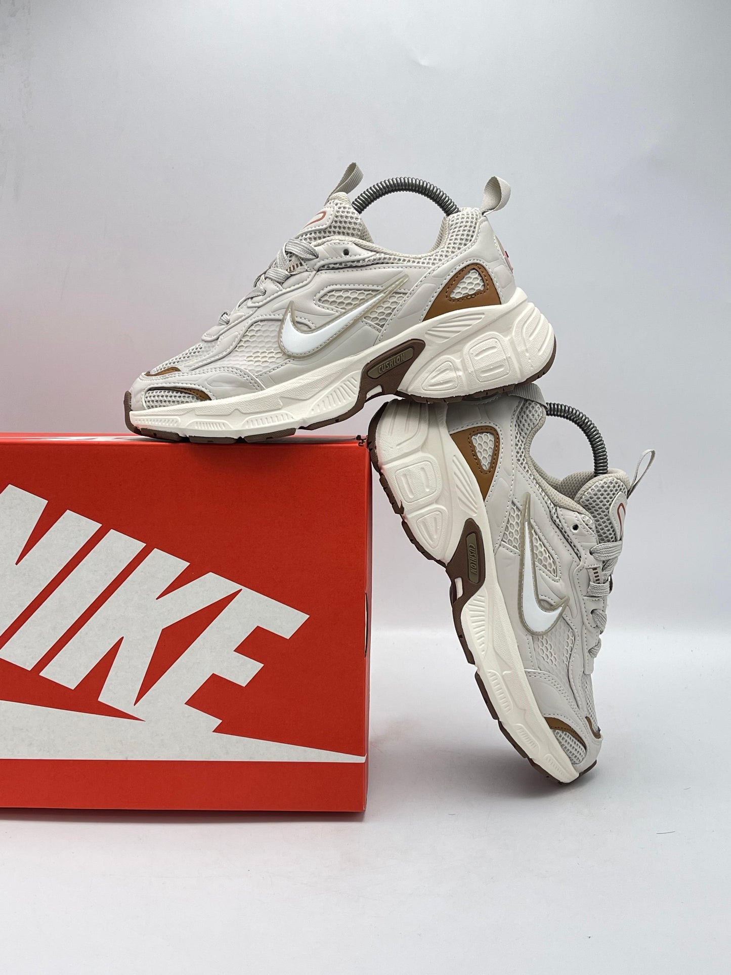 Nike Zoom Vomero 5 Light Bone White Brown