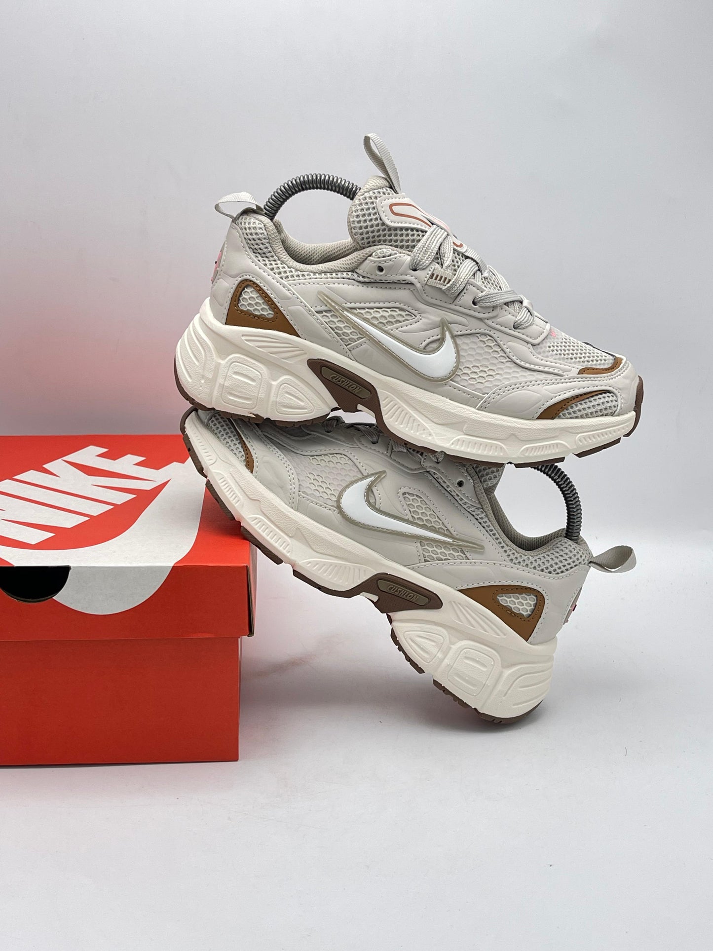 Nike Zoom Vomero 5 Light Bone White Brown