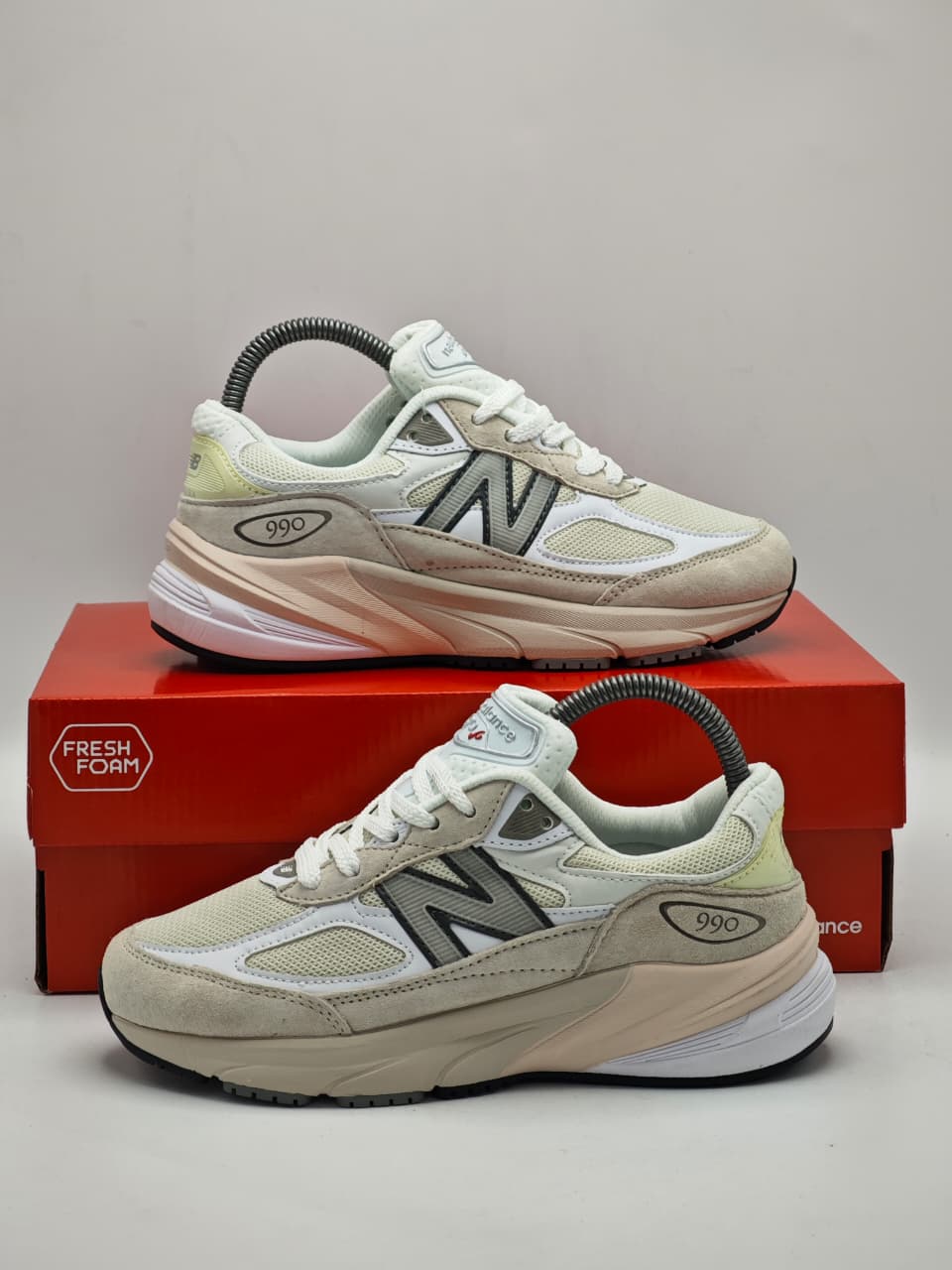 New Balance 990v5