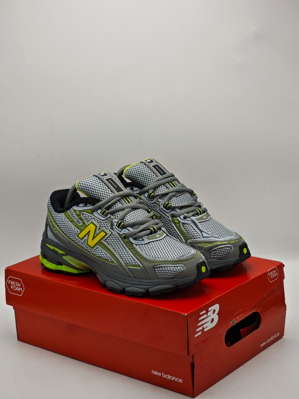 New Balance 740 Grey/Yellow
