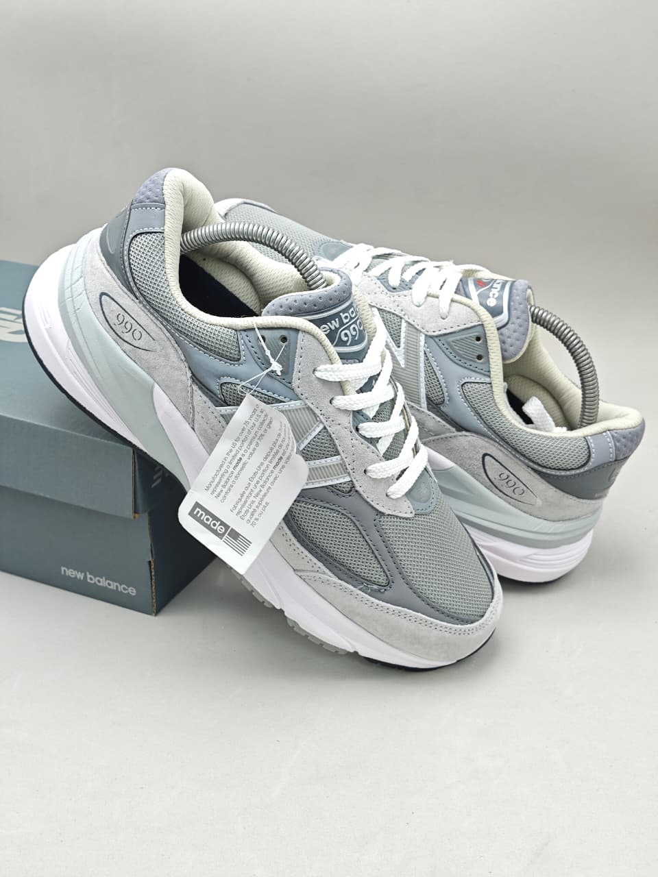 New Balance 990