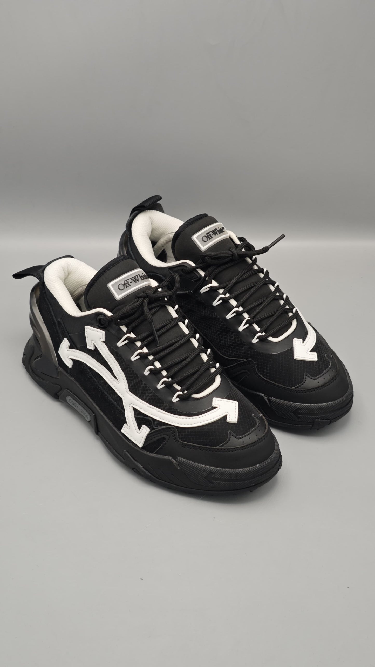 ODSY 1000 in Black - Off White