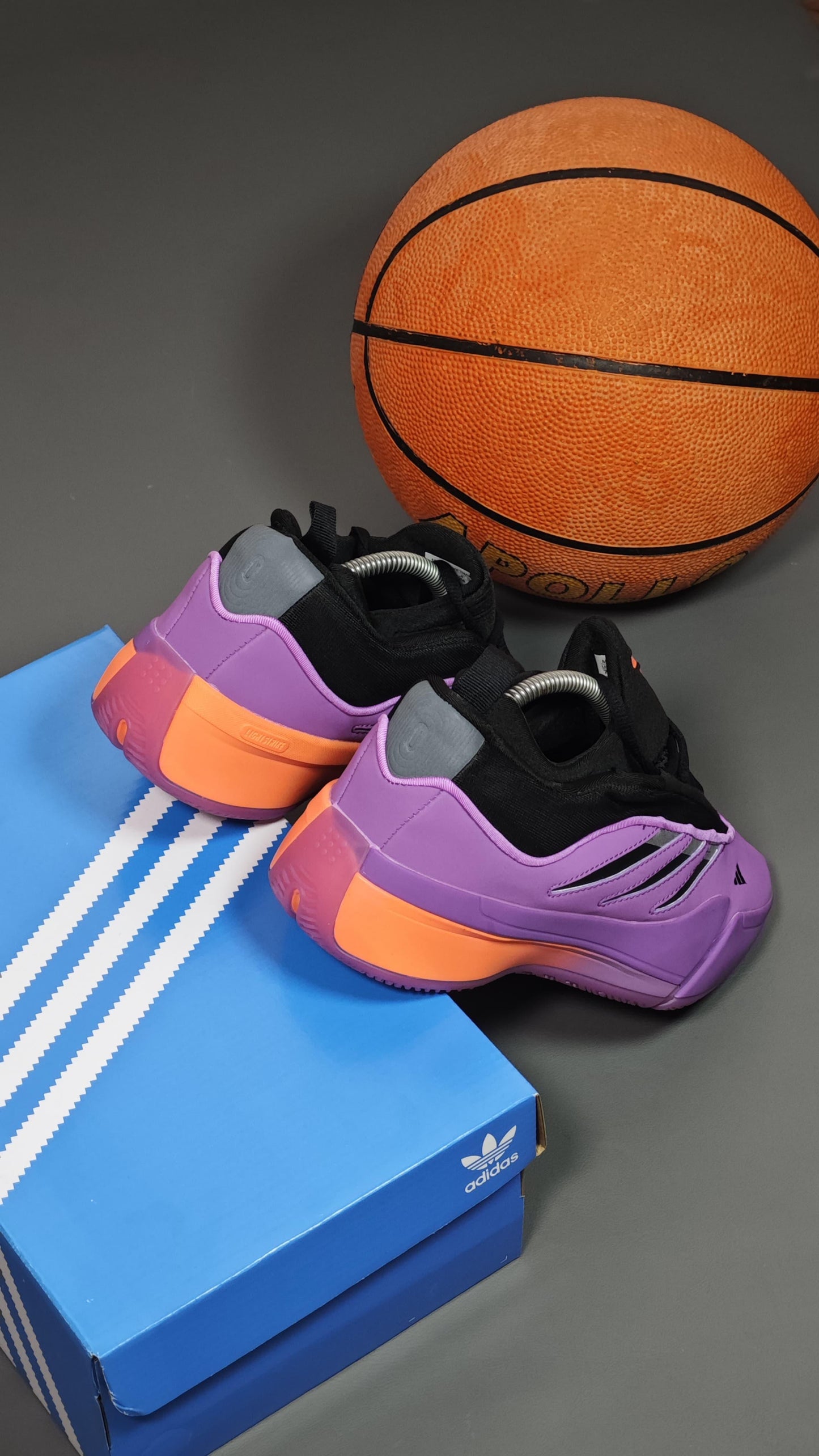 Adidas Ozelia