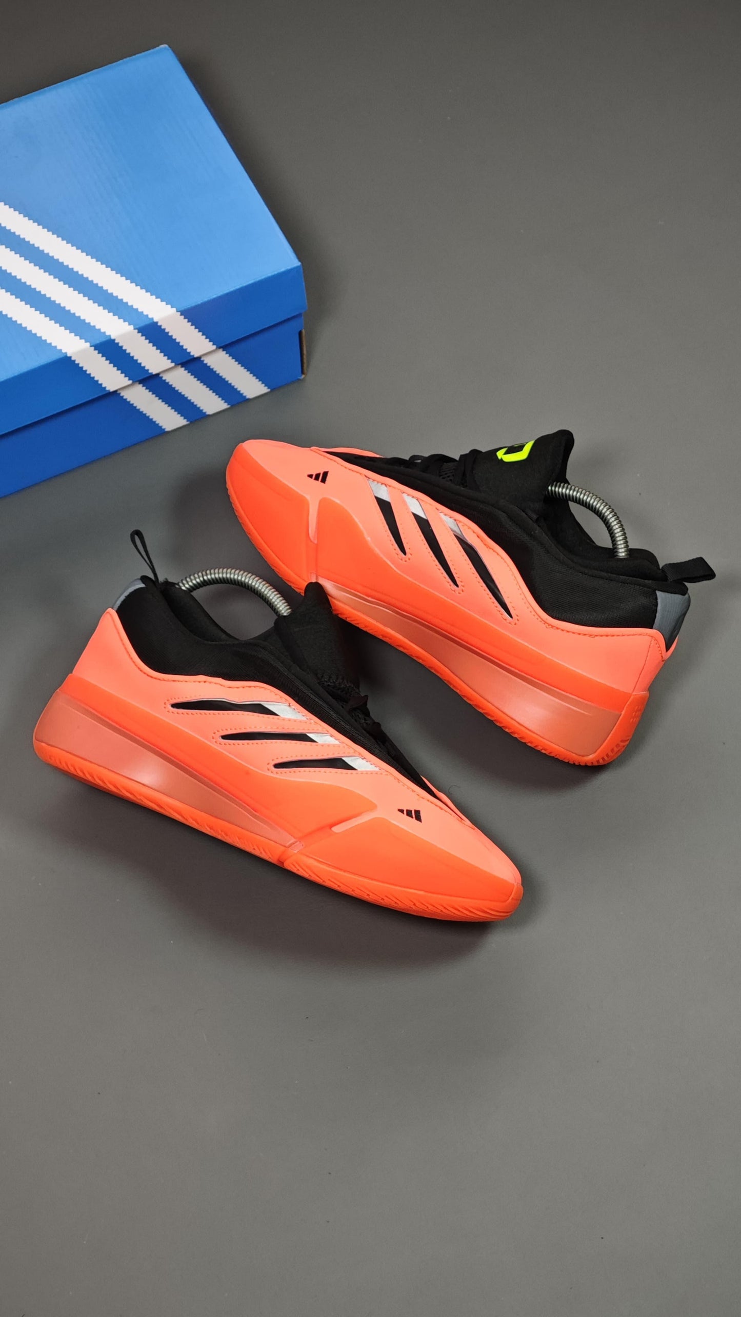 Adidas Ozelia