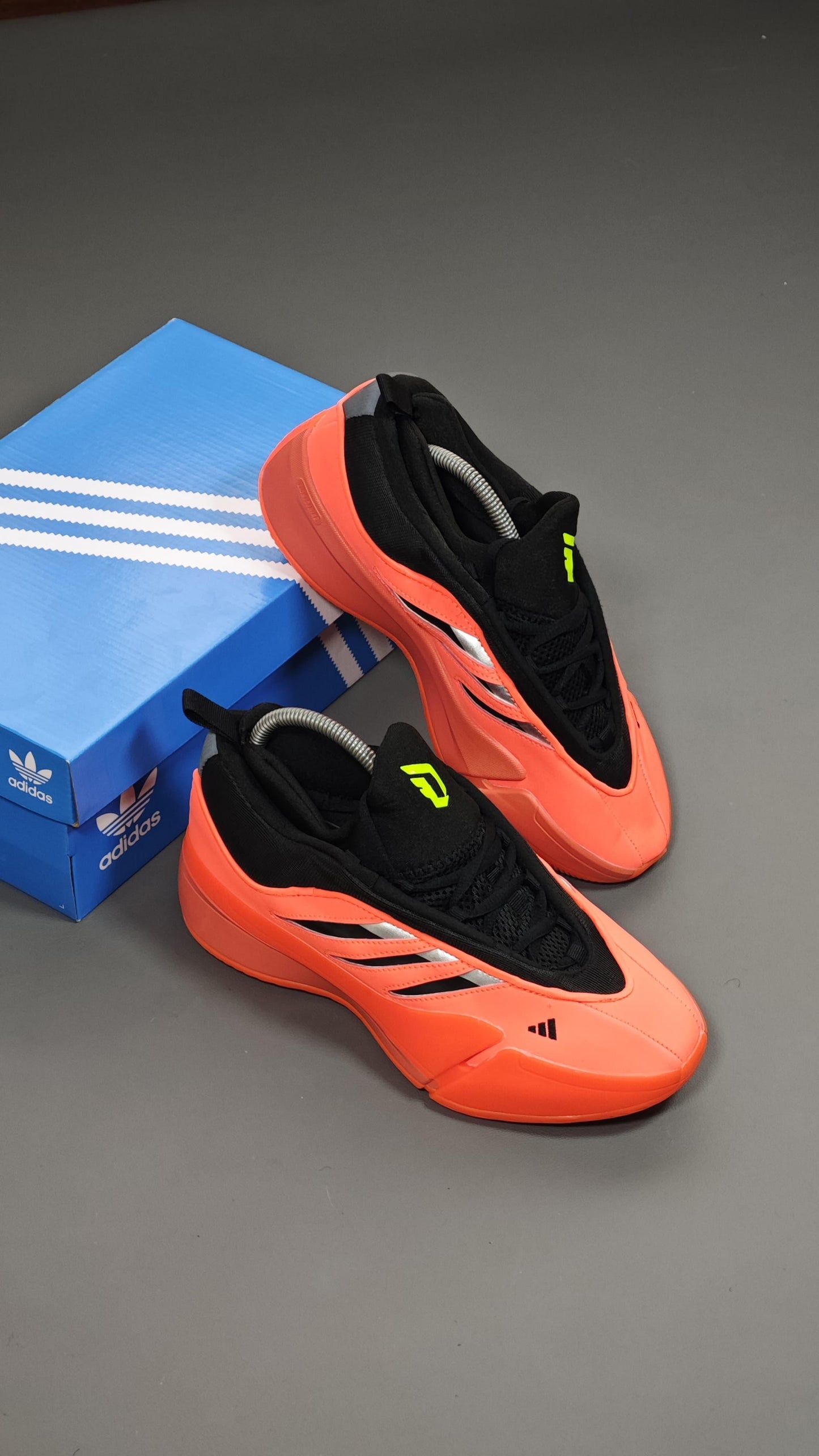 Adidas Ozelia