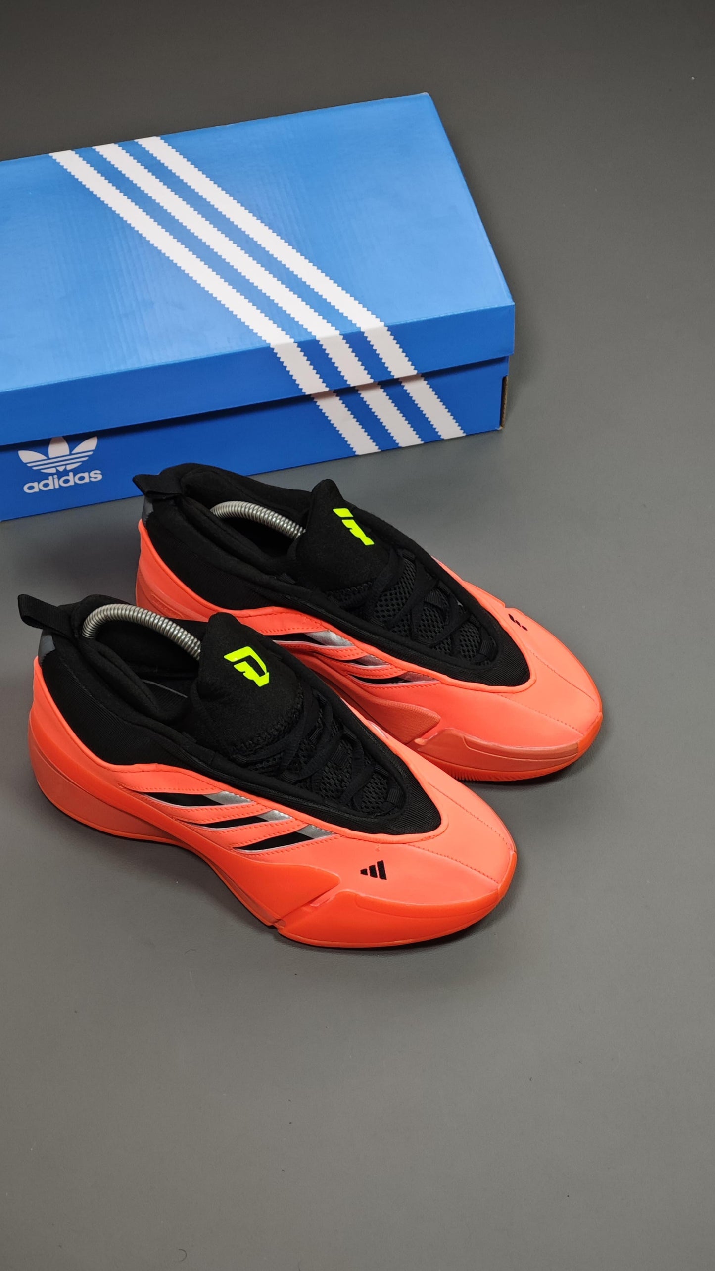 Adidas Ozelia