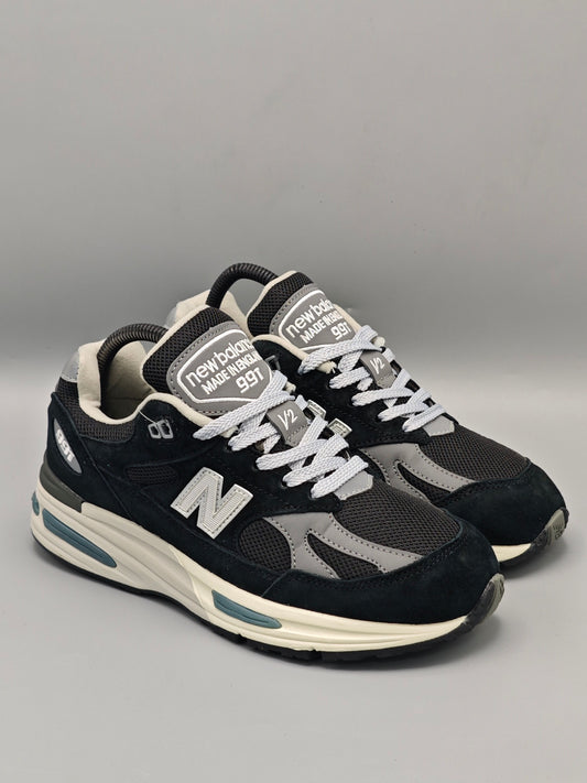 New Balance 991 v2