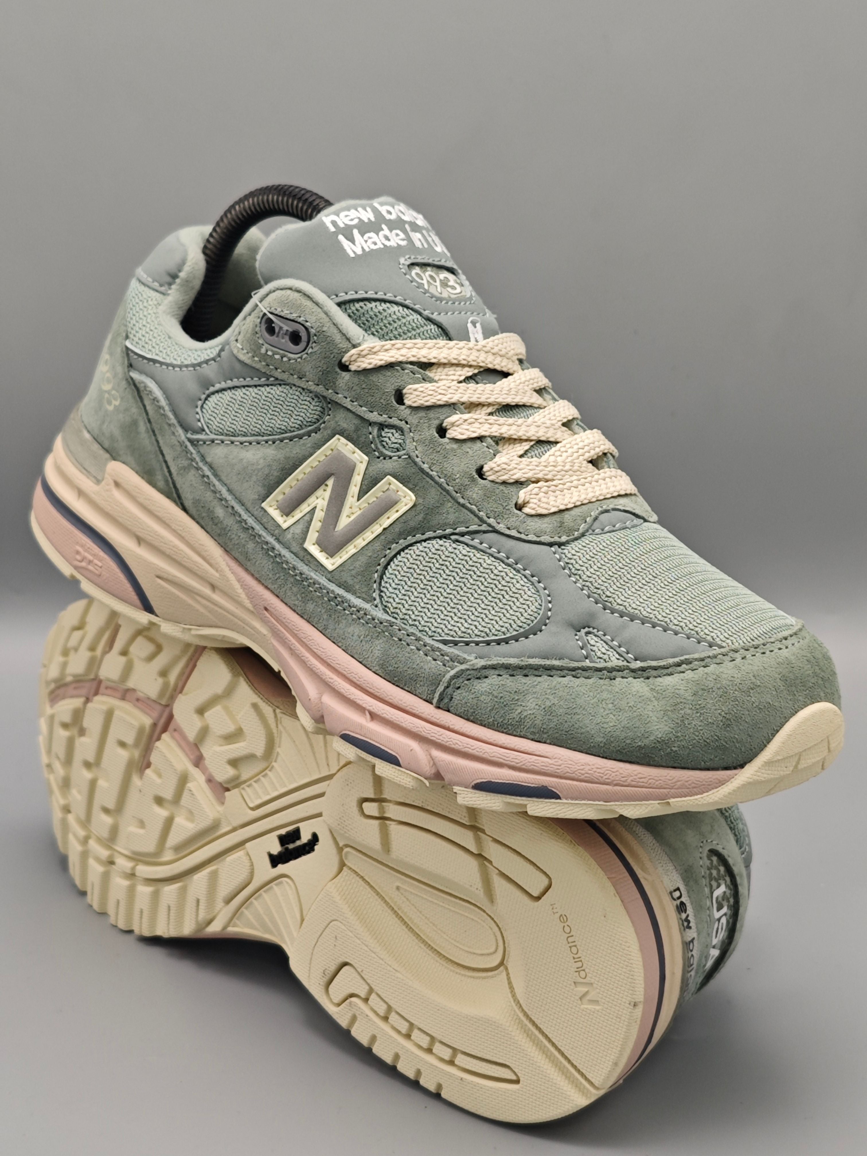 New Balance 993