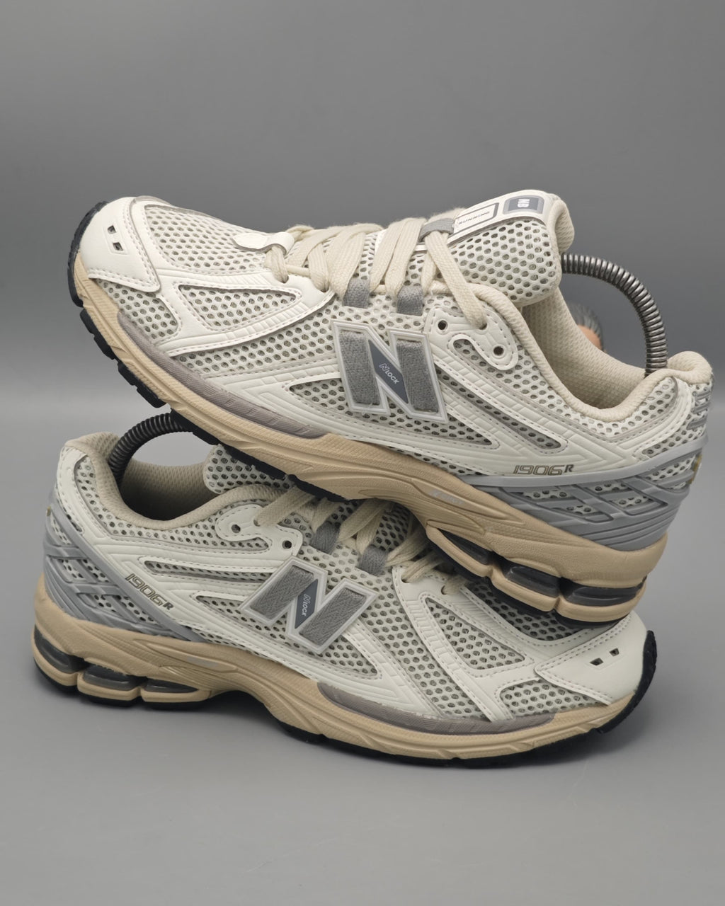 New Balance 1906R