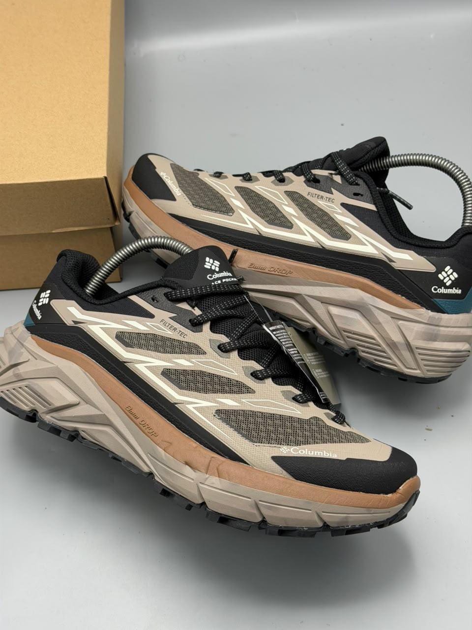 Columbia Montrail Trail – Beige, Negro y Café Tierra
