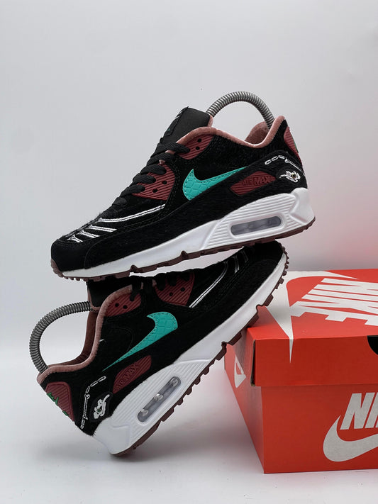 Nike Air Max 90 – Edición “La Familia / Día de Muertos”