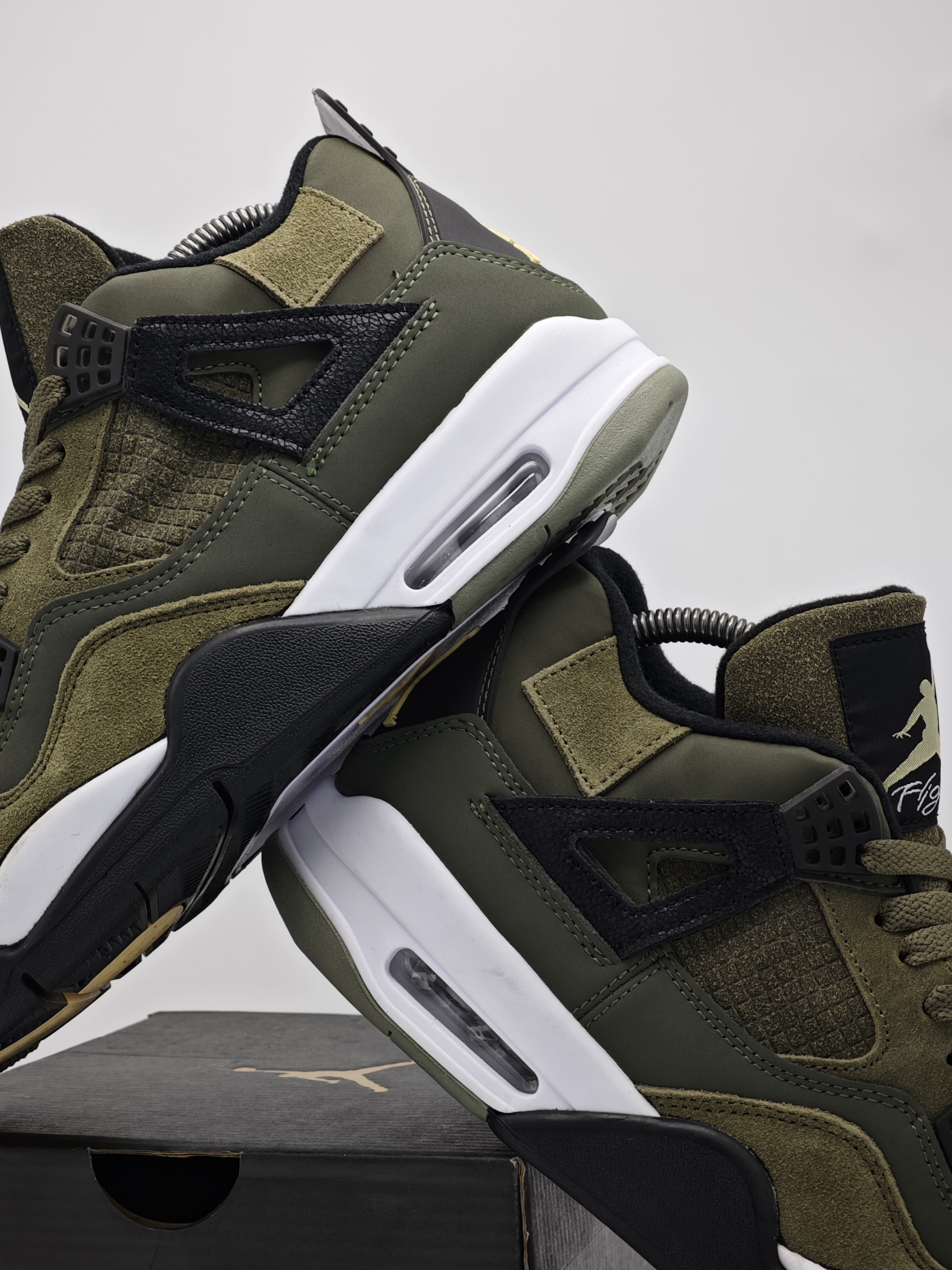 Jordan 4 SE Craft “Medium Olive”