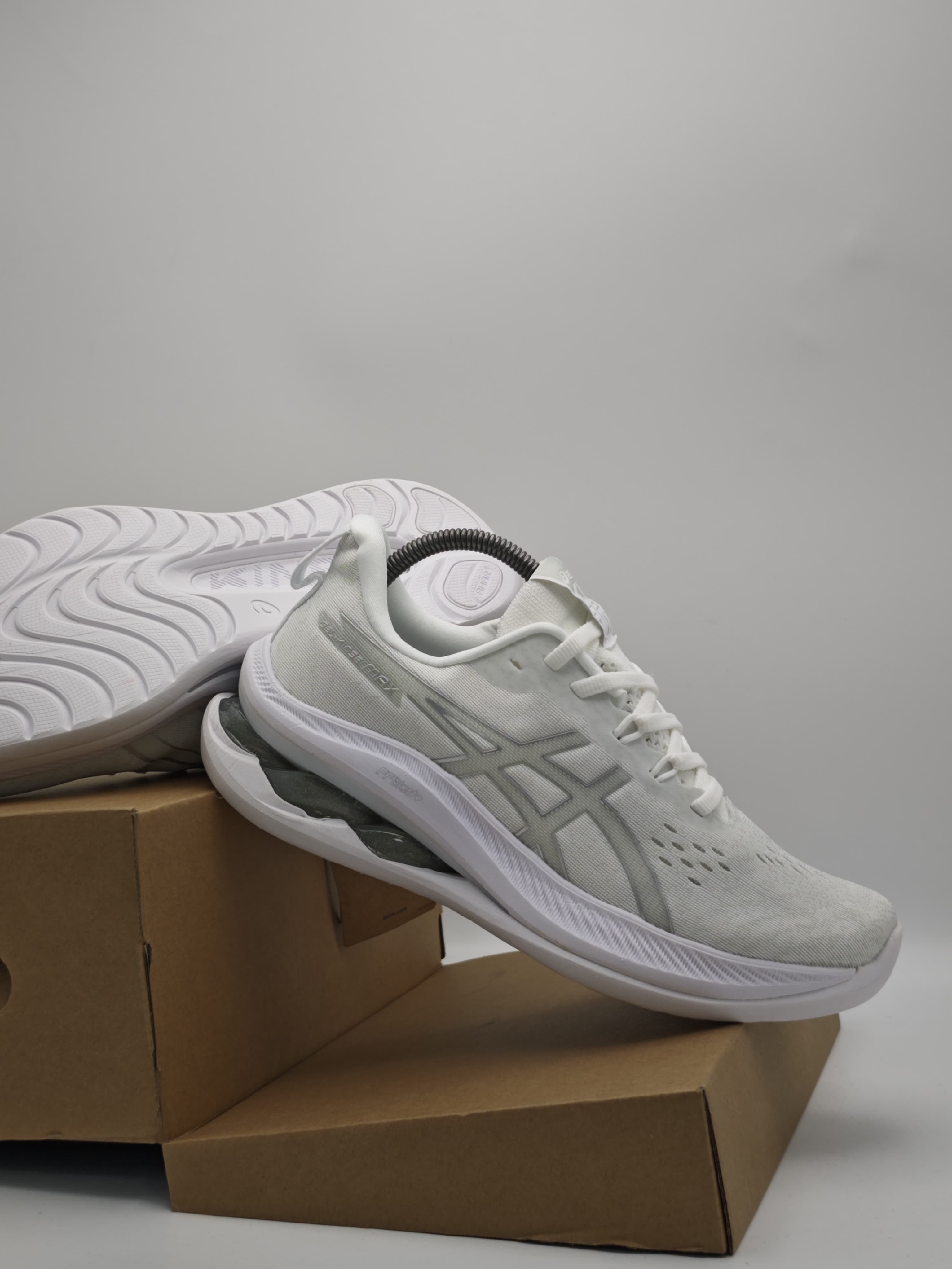 Asics Gel-Nimbus 24 Blanco Hielo