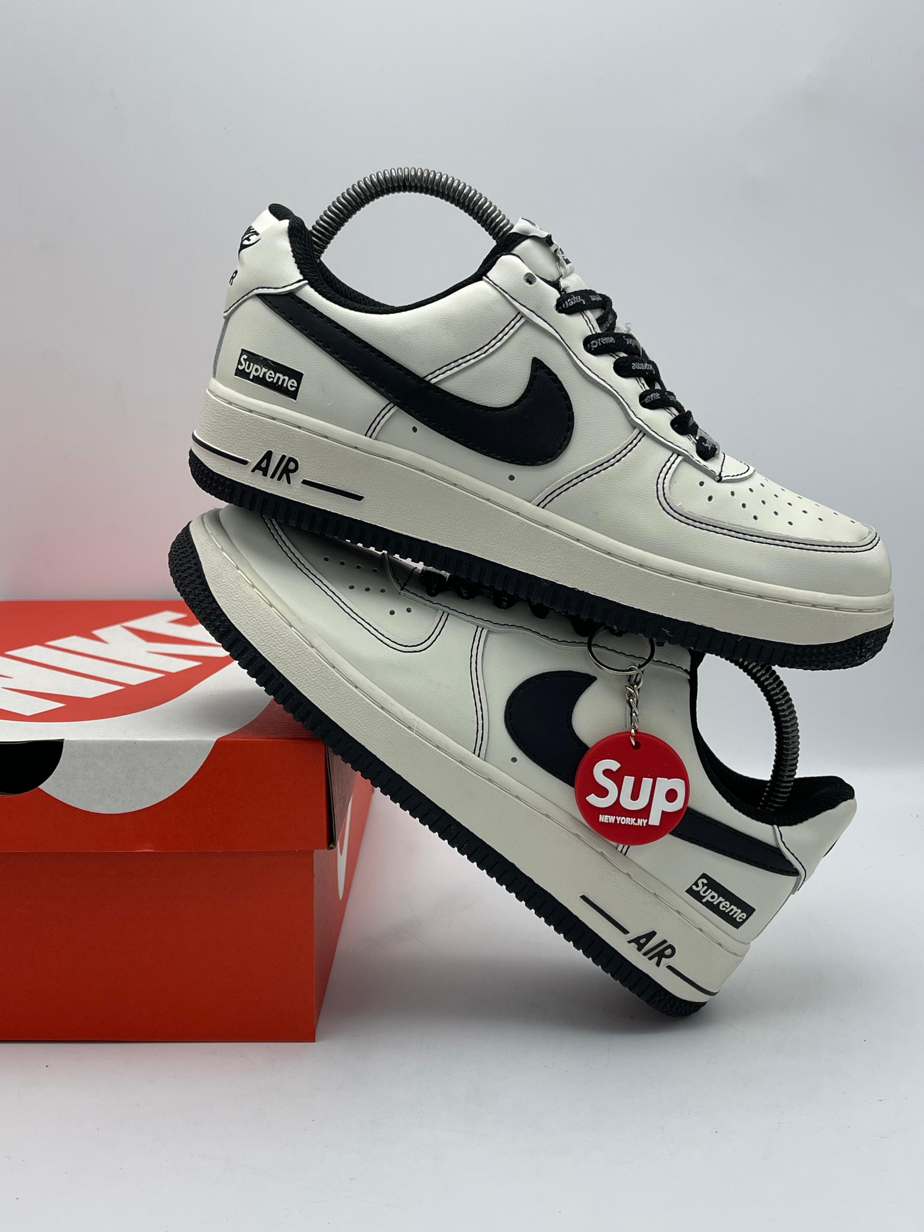 Nike Air Force 1 Low x Supreme Black & White
