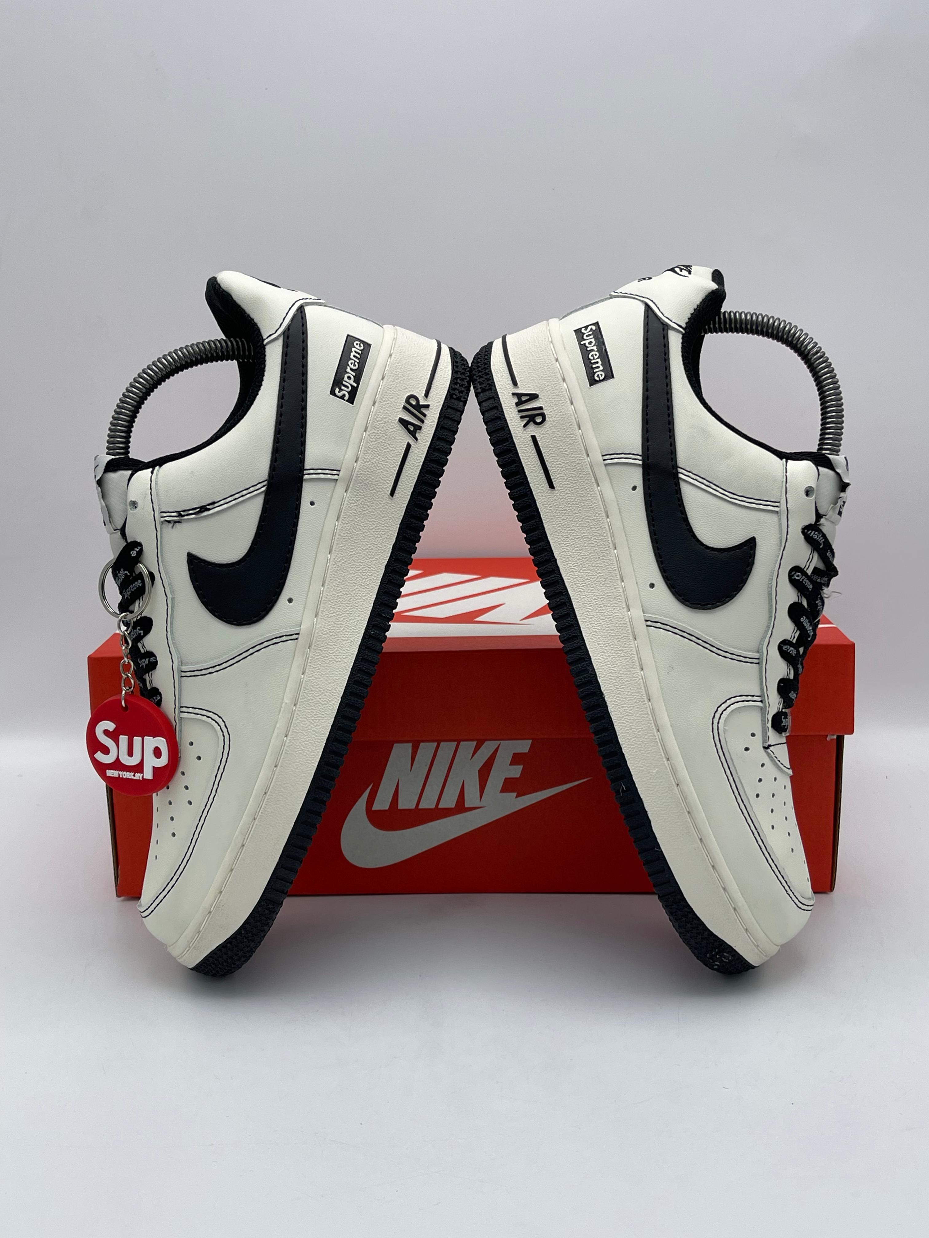 Nike Air Force 1 Low x Supreme Black & White