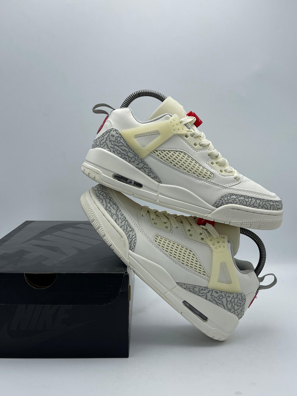 Nike Air Jordan 4 Retro