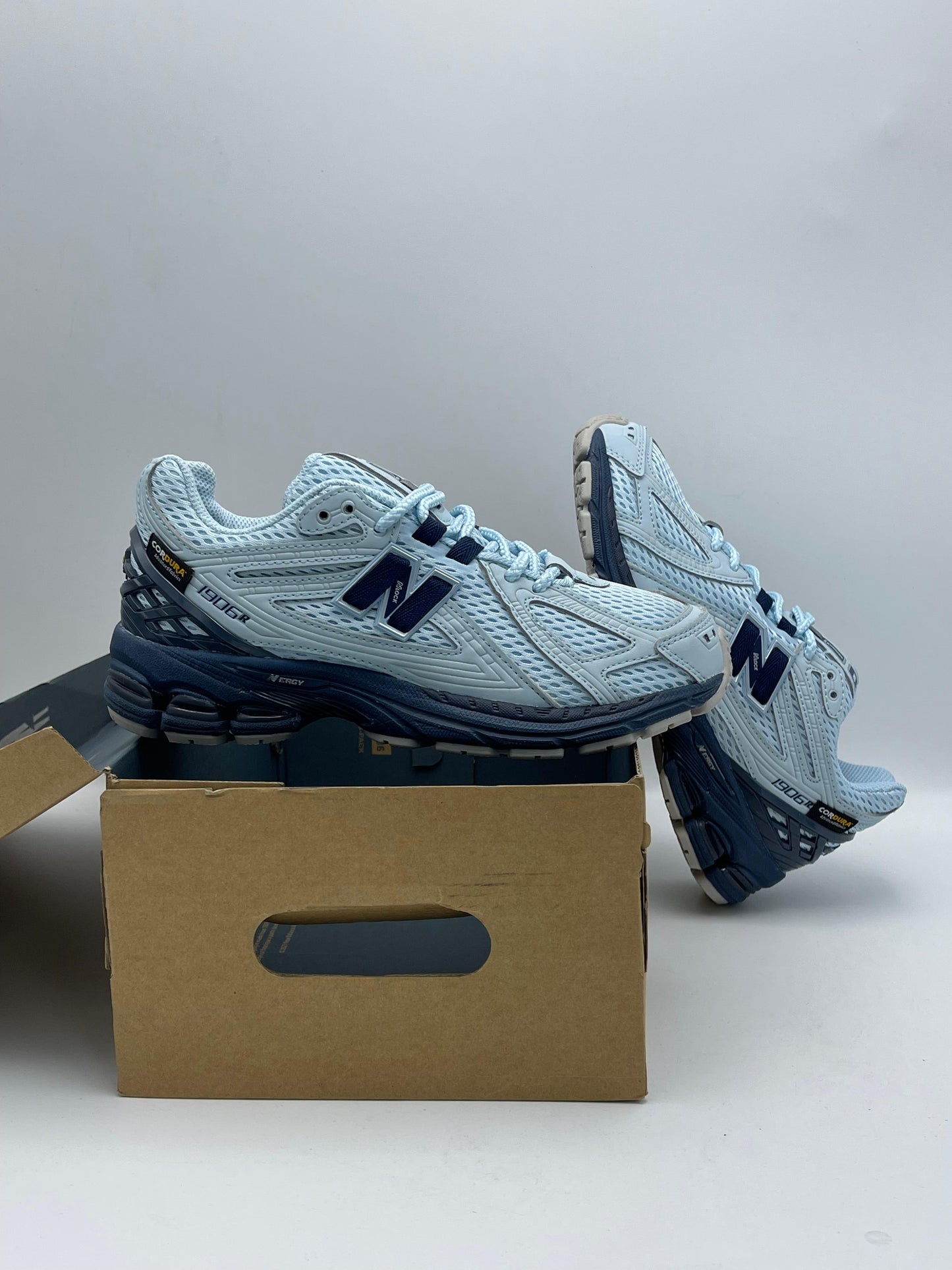 New Balance 1906R