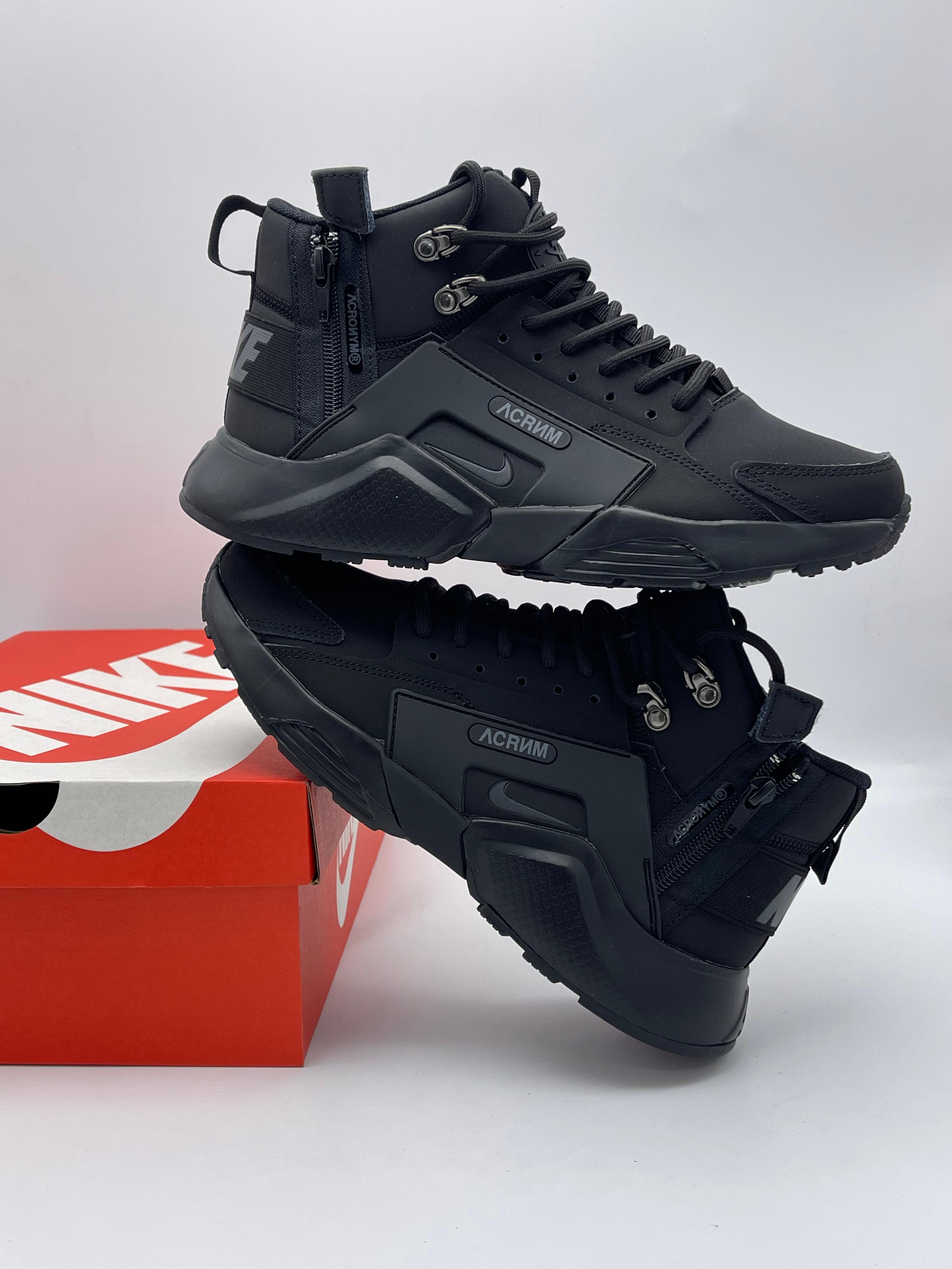Nike Acrnm Triple Black