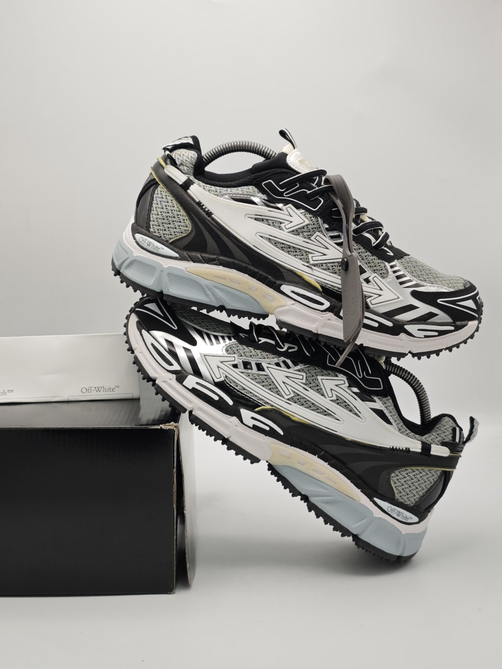 Off White Be Right Back