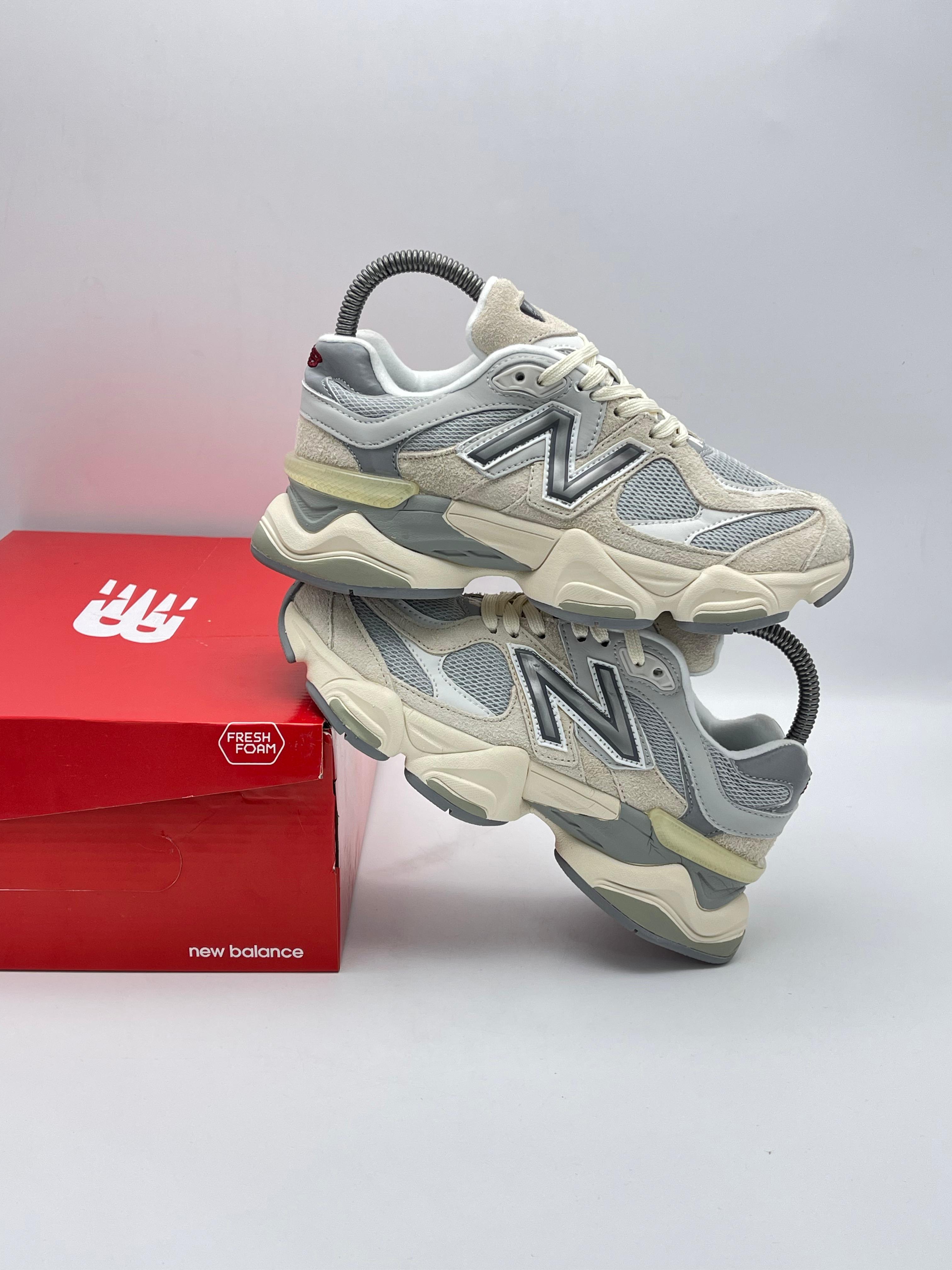 New Balance 9060 Beige y Gris