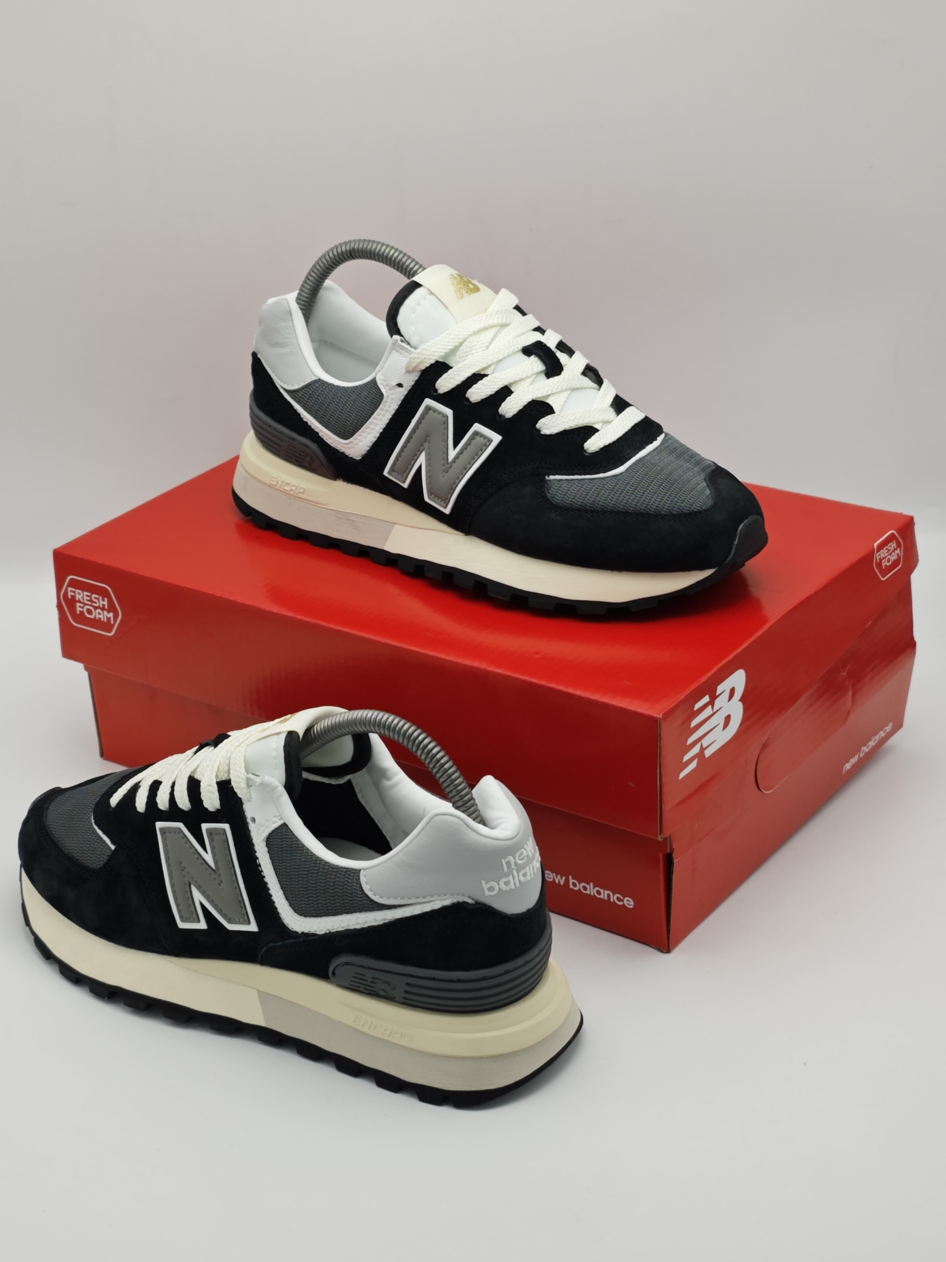 New Balance 574 Negro y Gris